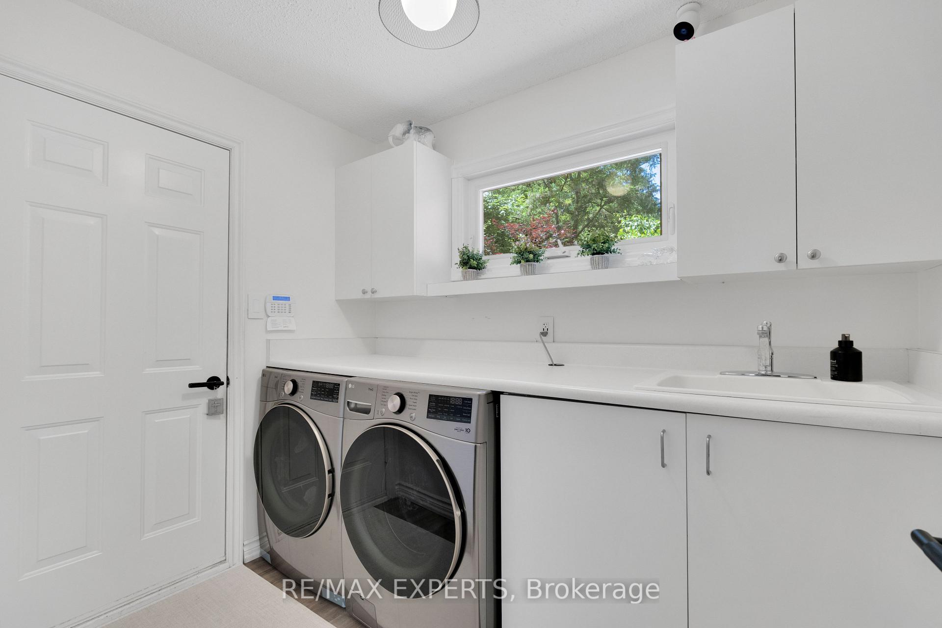 Photo 15 of 160 Burton Grove, King, King City — HOMEH