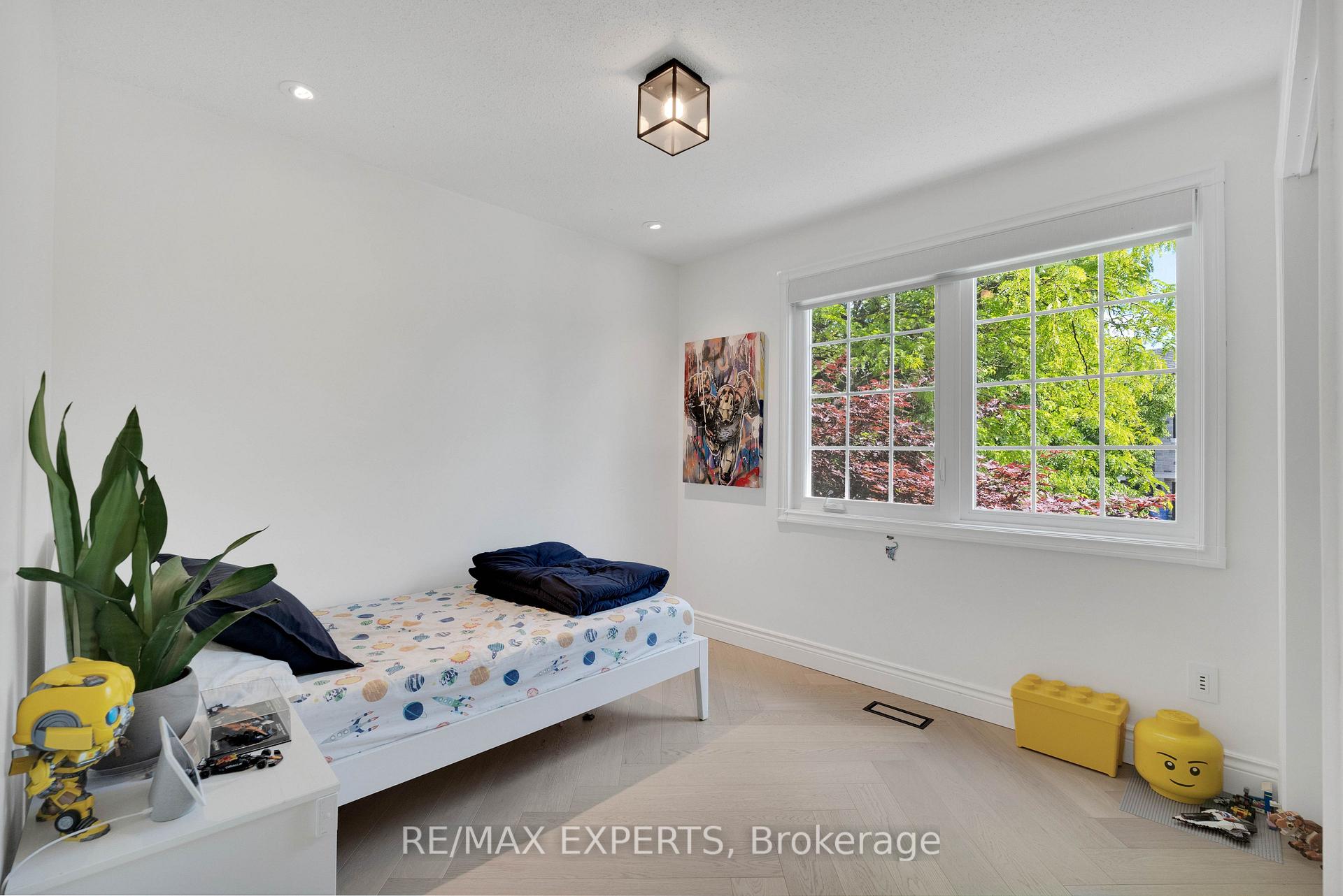 Photo 24 of 160 Burton Grove, King, King City — HOMEH