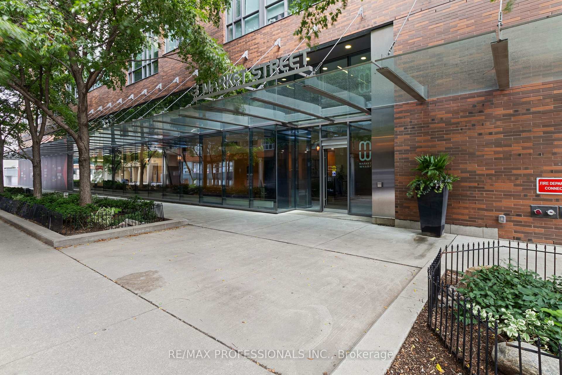 Photo 4 of Unit 422, 3 Market Street, Toronto, Waterfront Communities — HOMEH