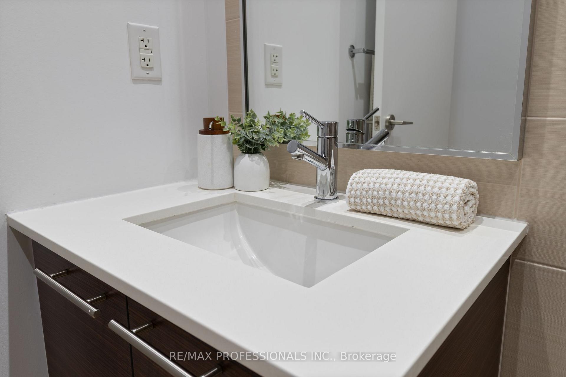 Photo 10 of Unit 422, 3 Market Street, Toronto, Waterfront Communities — HOMEH