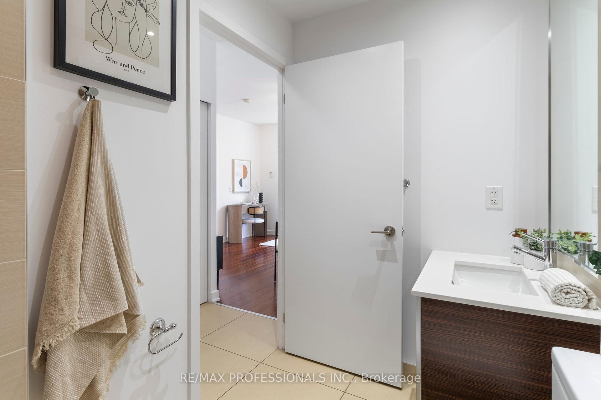 Photo 11 of Unit 422, 3 Market Street, Toronto, Waterfront Communities — HOMEH