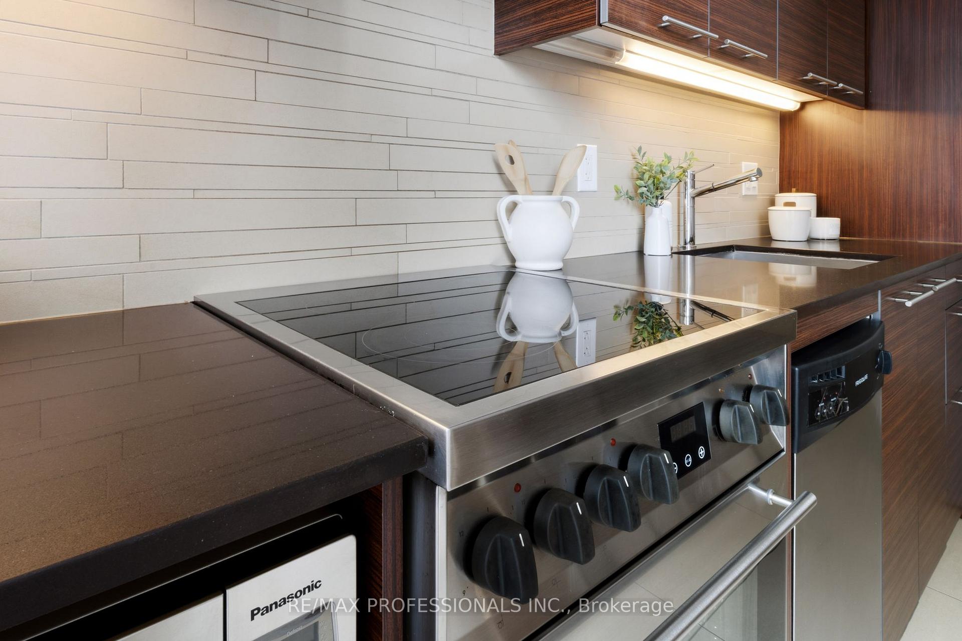 Photo 21 of Unit 422, 3 Market Street, Toronto, Waterfront Communities — HOMEH