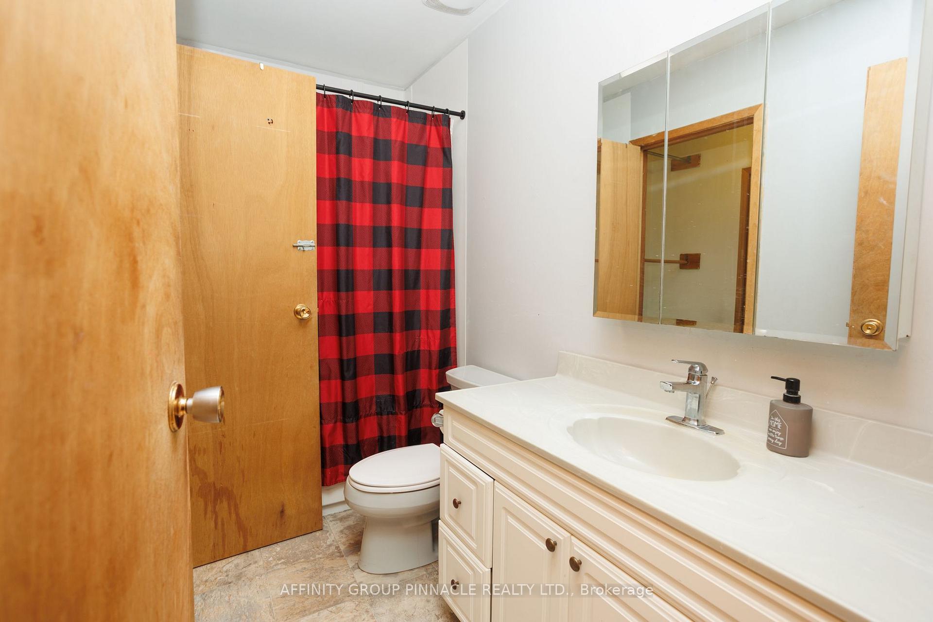 Photo 18 of 24 Oakwood Drive, Kawartha Lakes, Verulam — HOMEH