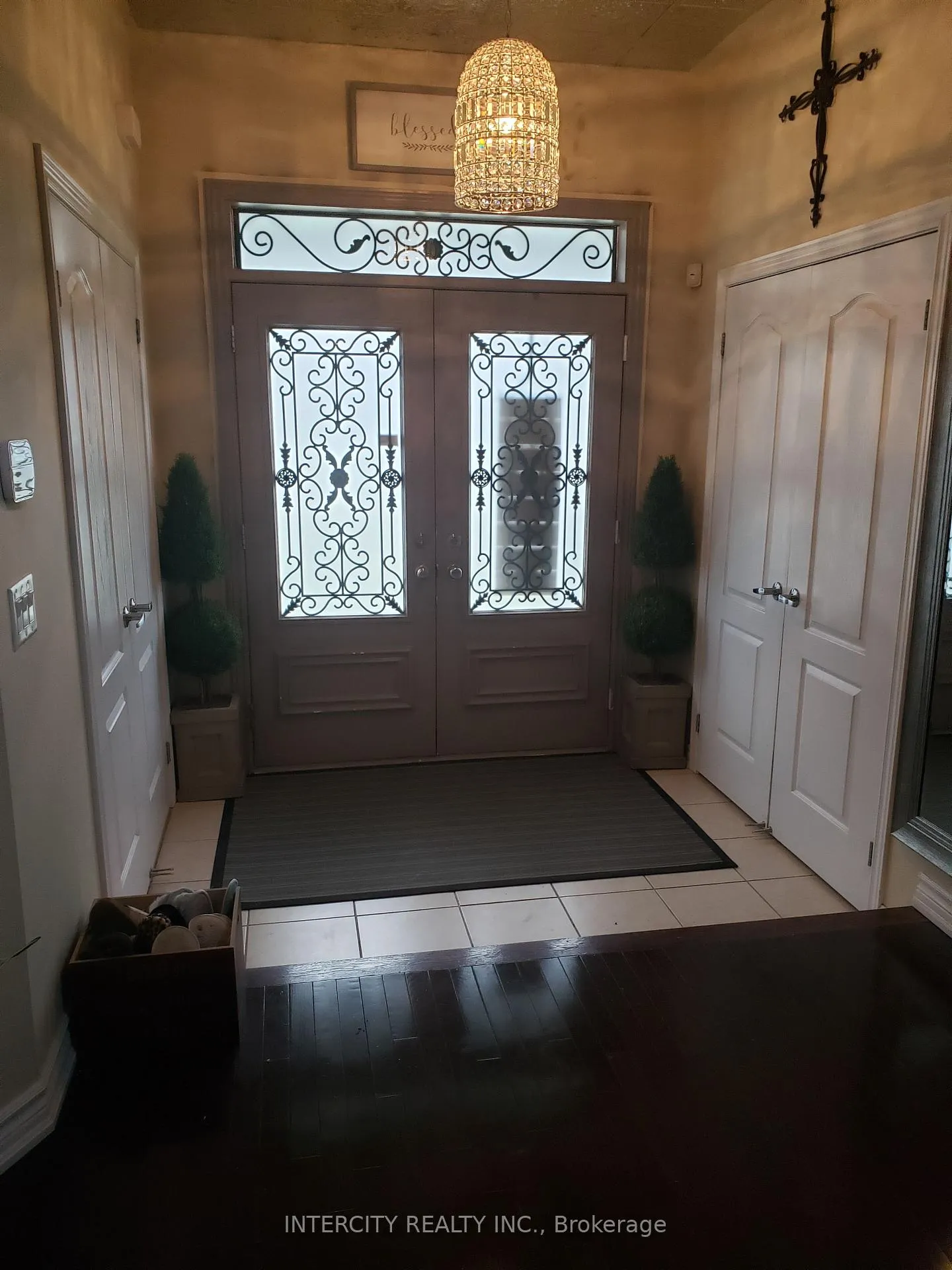 Photo 2 of 59 Alysha Way, Vaughan, Patterson — HOMEH