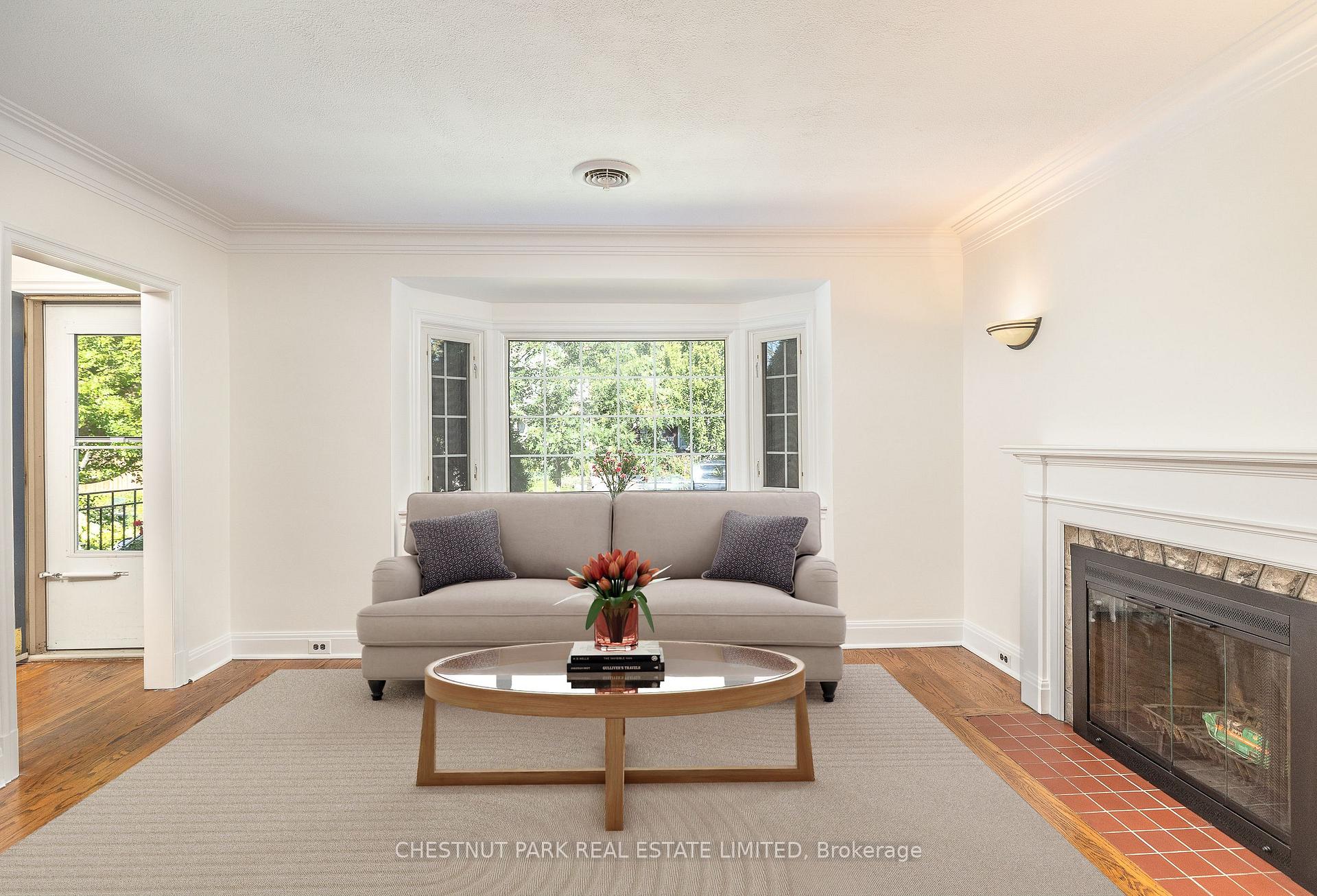 Photo 3 of 101 Southvale Drive, Toronto, Leaside — HOMEH