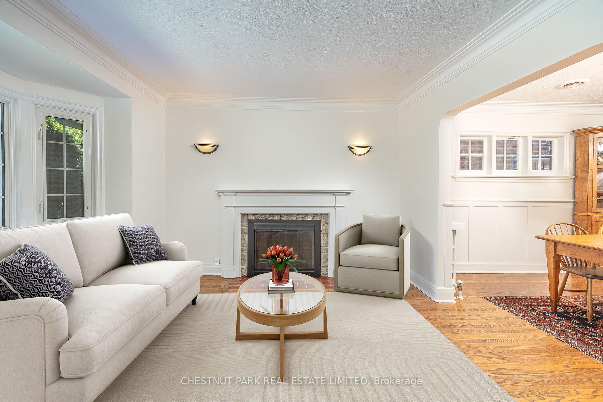 Photo 4 of 101 Southvale Drive, Toronto, Leaside — HOMEH
