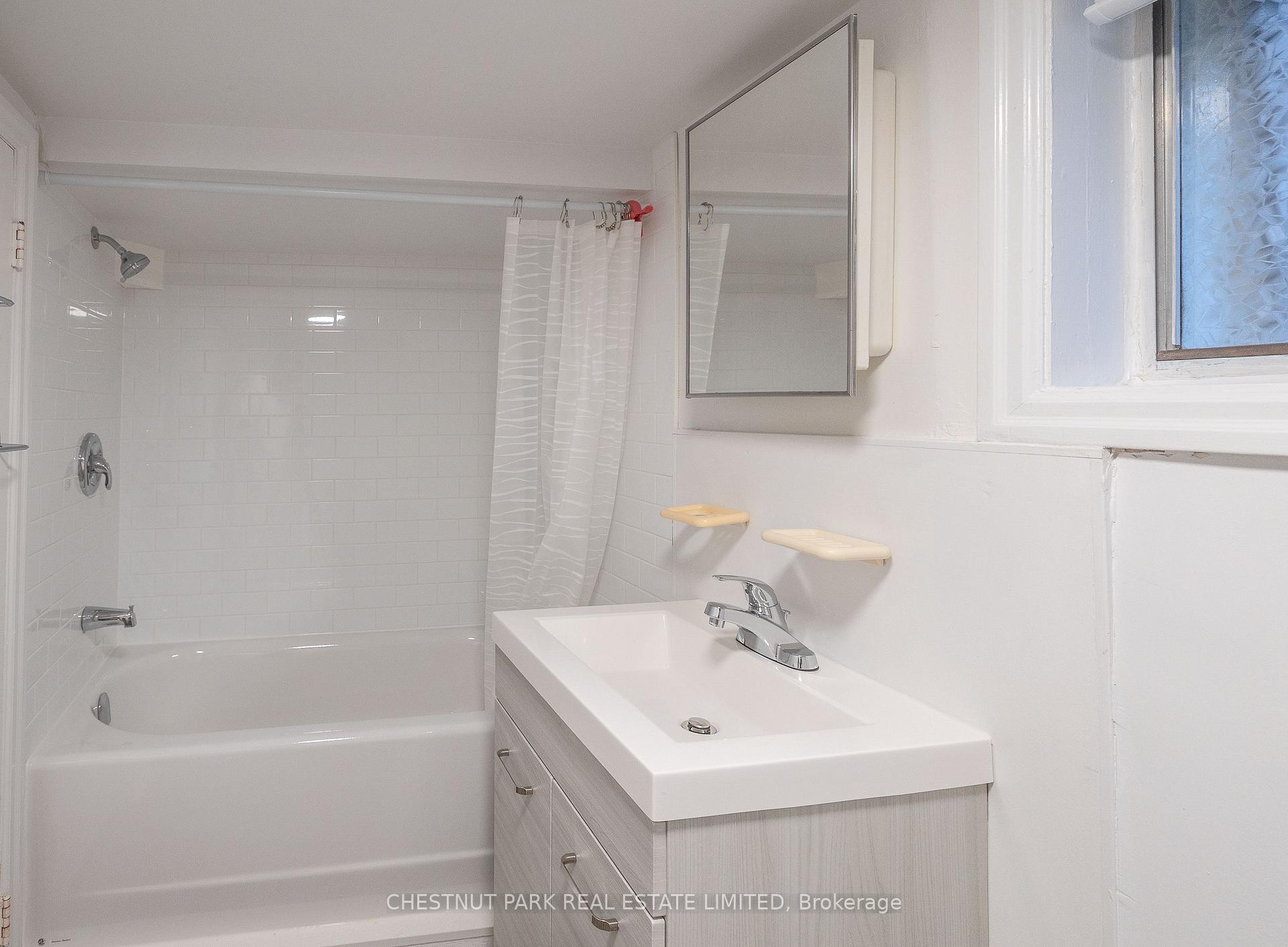 Photo 19 of 101 Southvale Drive, Toronto, Leaside — HOMEH