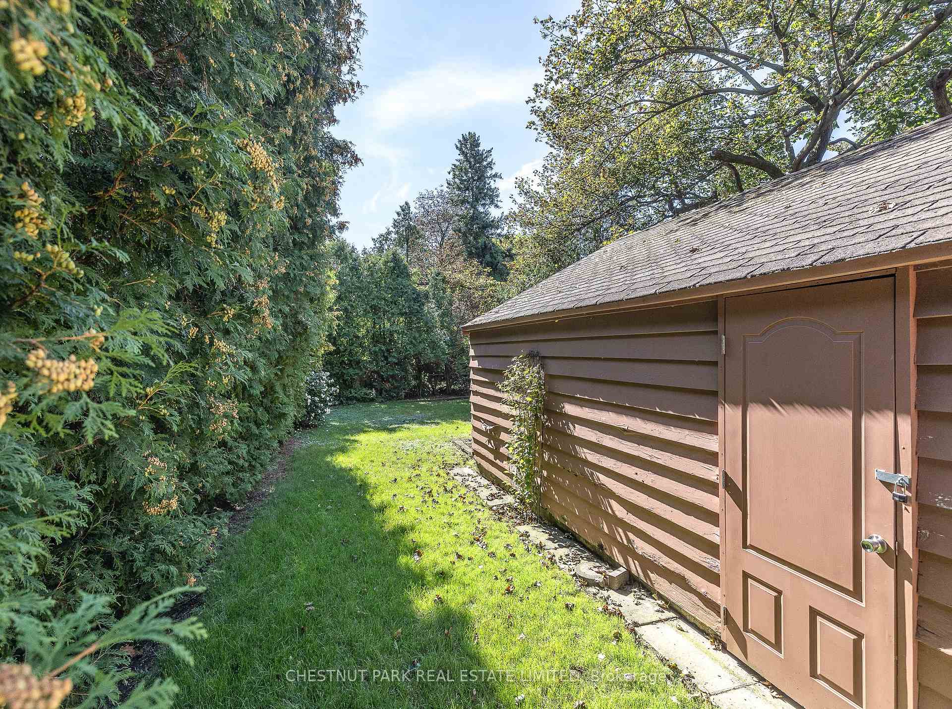Photo 24 of 101 Southvale Drive, Toronto, Leaside — HOMEH