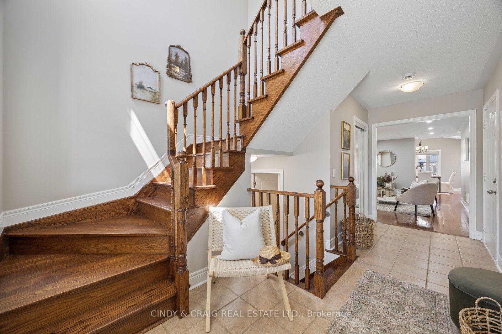 Photo 2 of 82 Dewell Crescent, Clarington, Courtice — HOMEH