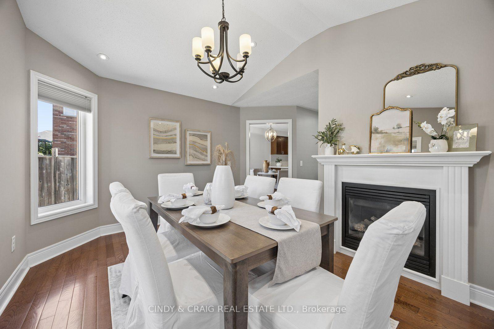 Photo 5 of 82 Dewell Crescent, Clarington, Courtice — HOMEH