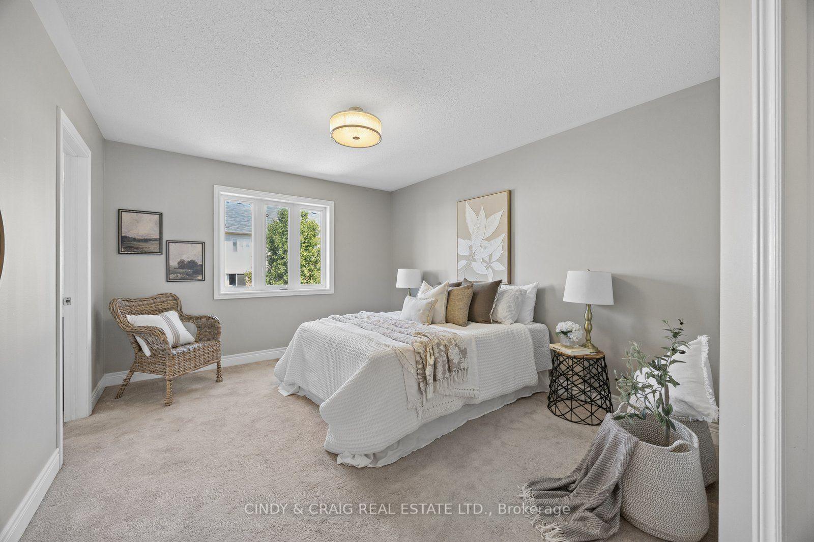 Photo 10 of 82 Dewell Crescent, Clarington, Courtice — HOMEH