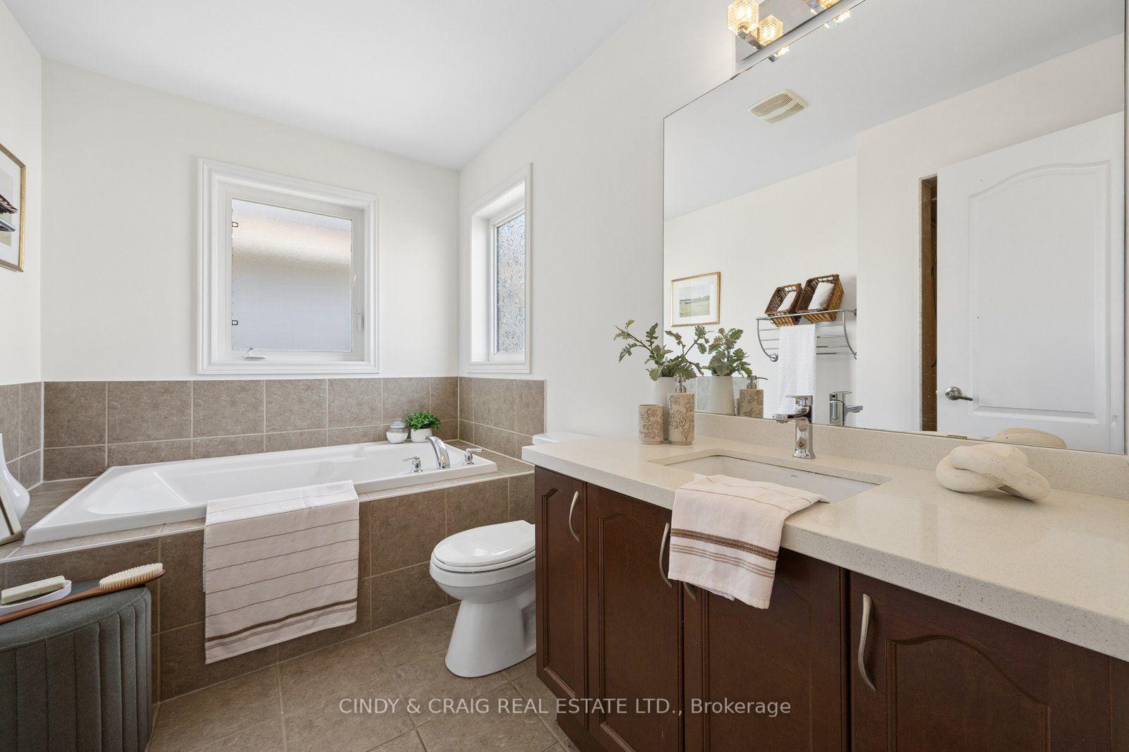 Photo 12 of 82 Dewell Crescent, Clarington, Courtice — HOMEH