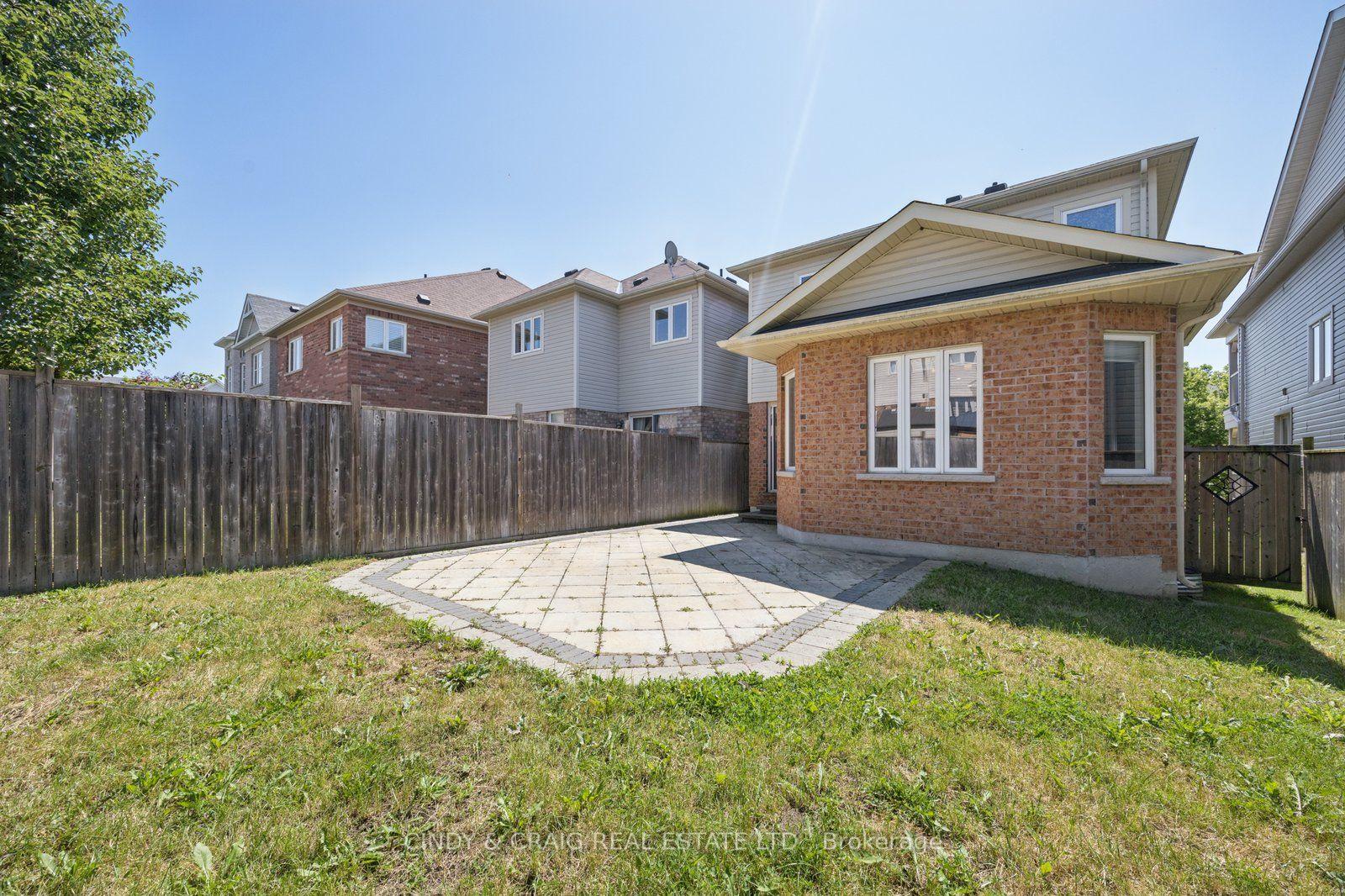 Photo 16 of 82 Dewell Crescent, Clarington, Courtice — HOMEH