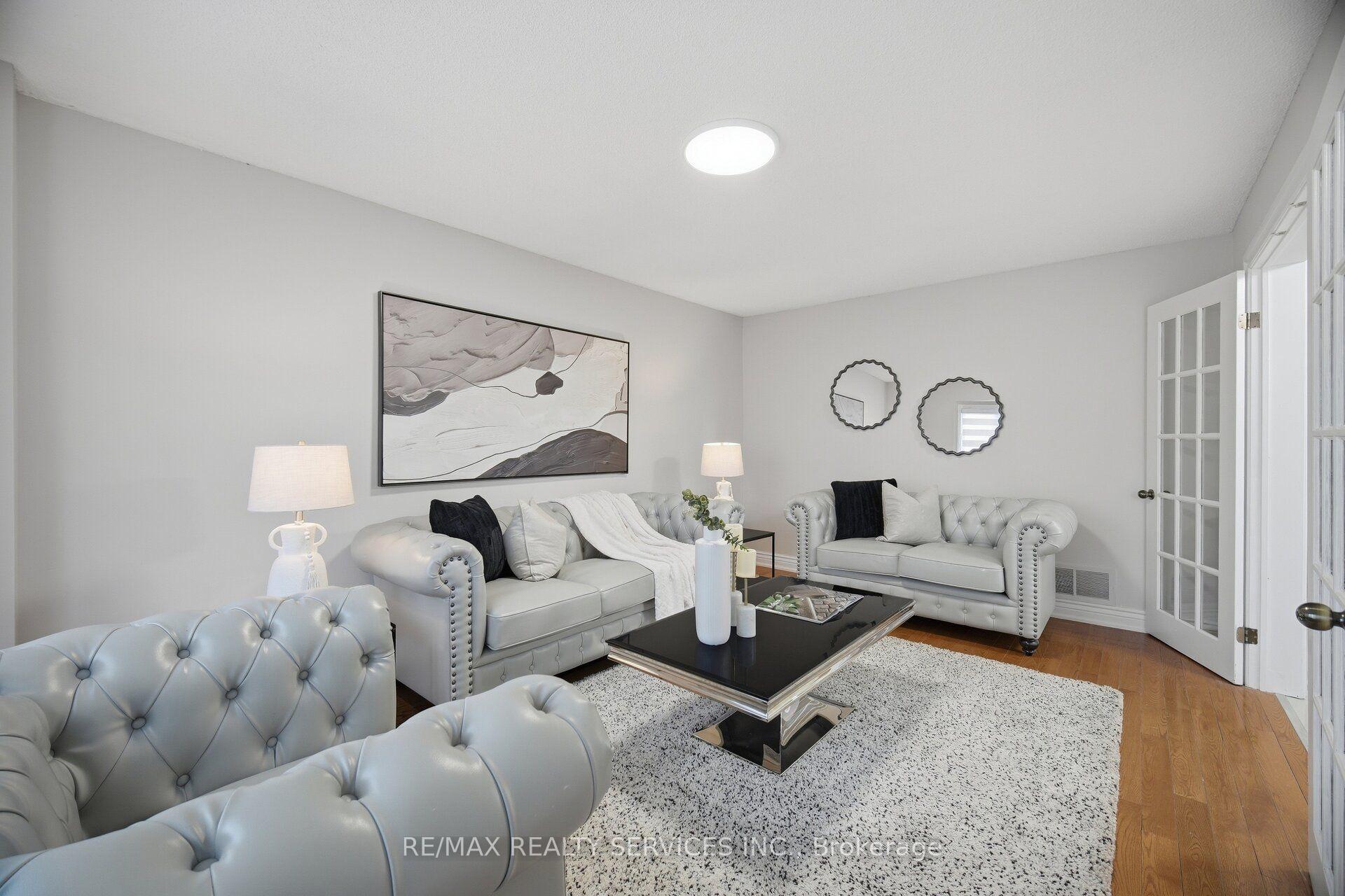 Photo 11 of 28 Corkett Drive, Brampton, Northwood Park — HOMEH