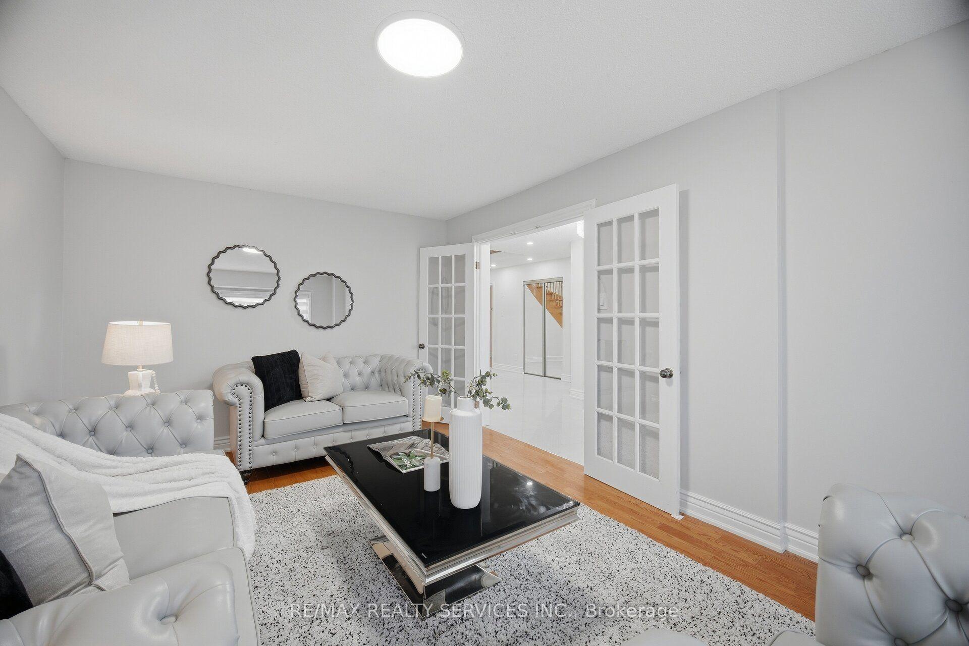 Photo 7 of 28 Corkett Drive, Brampton, Northwood Park — HOMEH