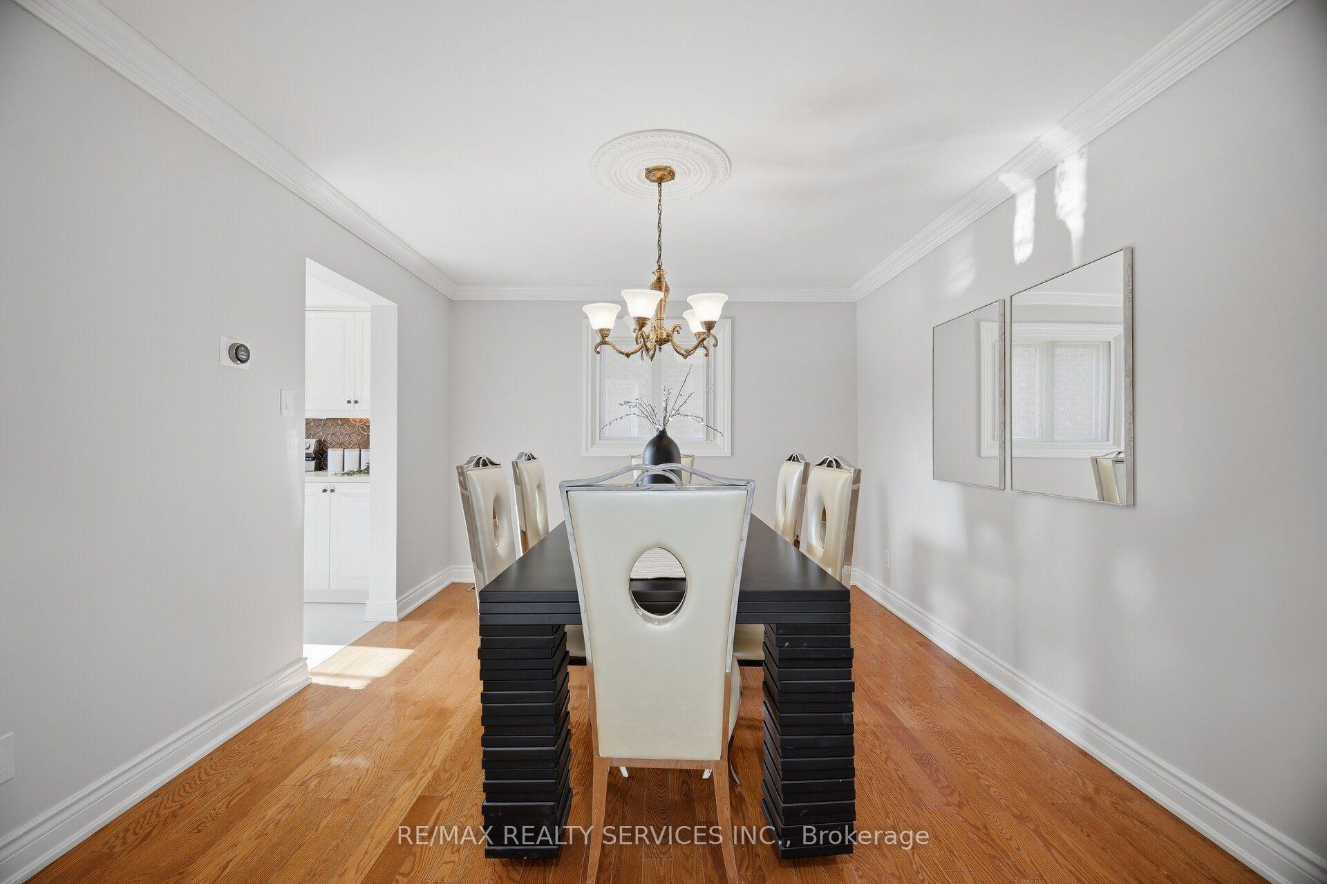 Photo 12 of 28 Corkett Drive, Brampton, Northwood Park — HOMEH