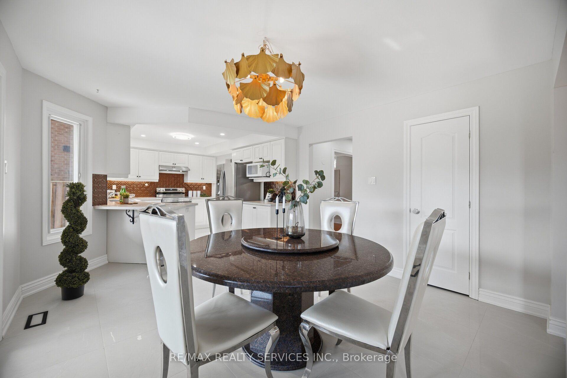 Photo 18 of 28 Corkett Drive, Brampton, Northwood Park — HOMEH