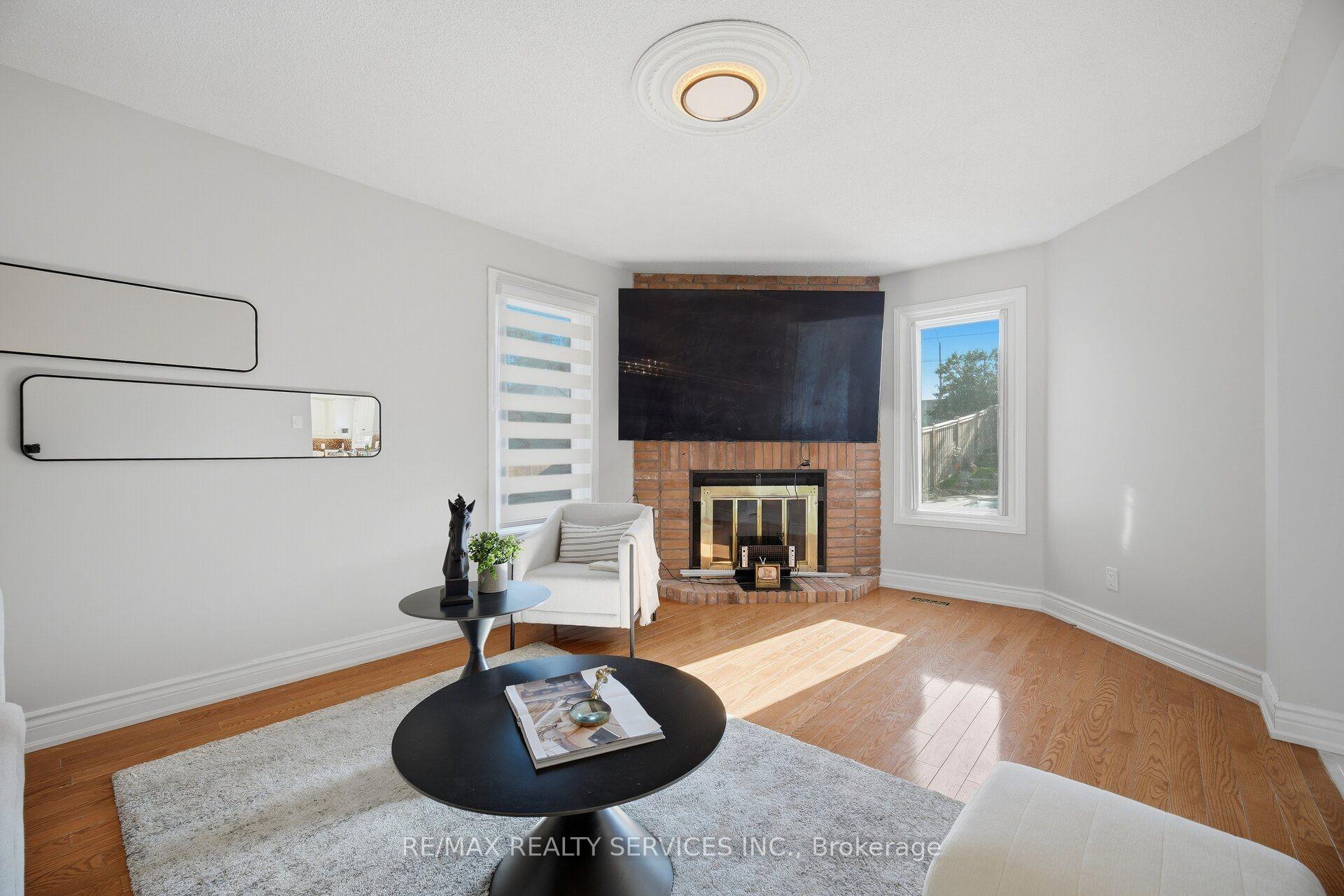 Photo 21 of 28 Corkett Drive, Brampton, Northwood Park — HOMEH