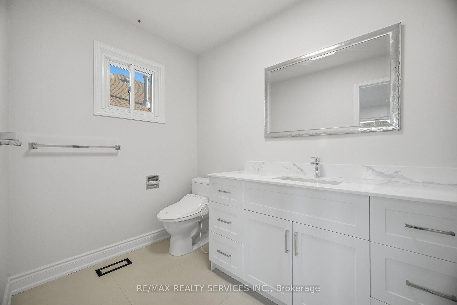 Photo 37 of 28 Corkett Drive, Brampton, Northwood Park — HOMEH