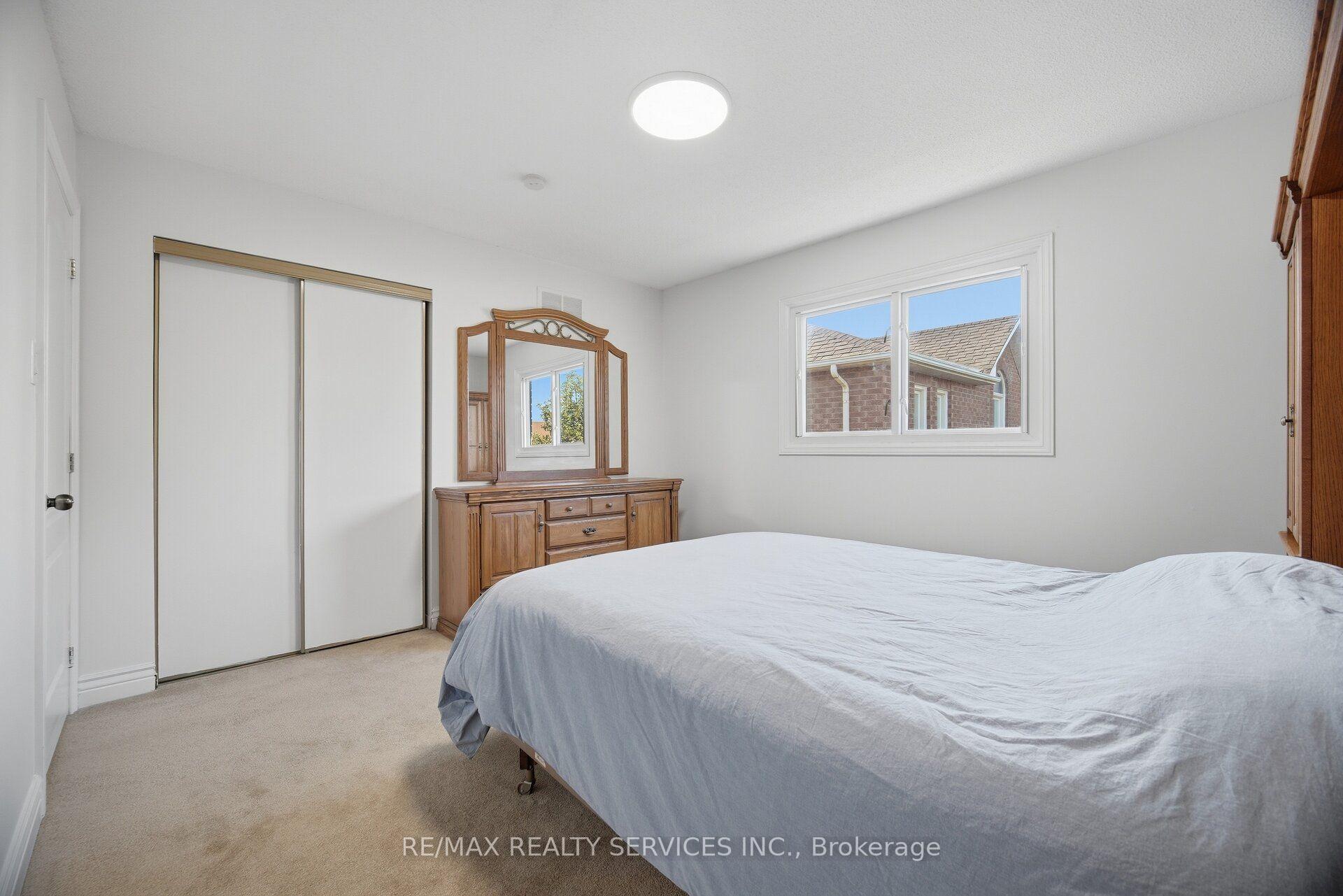 Photo 43 of 28 Corkett Drive, Brampton, Northwood Park — HOMEH
