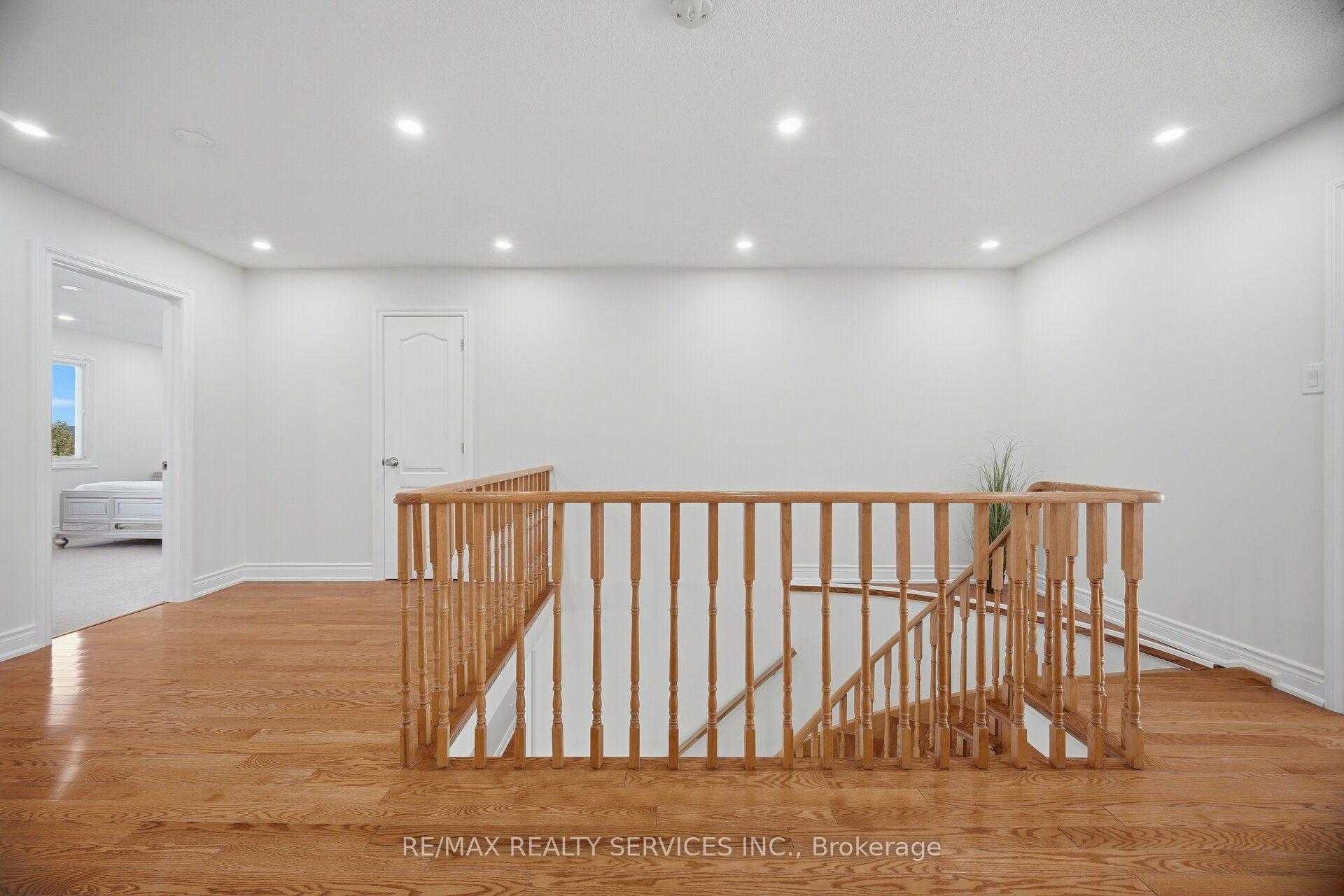 Photo 47 of 28 Corkett Drive, Brampton, Northwood Park — HOMEH