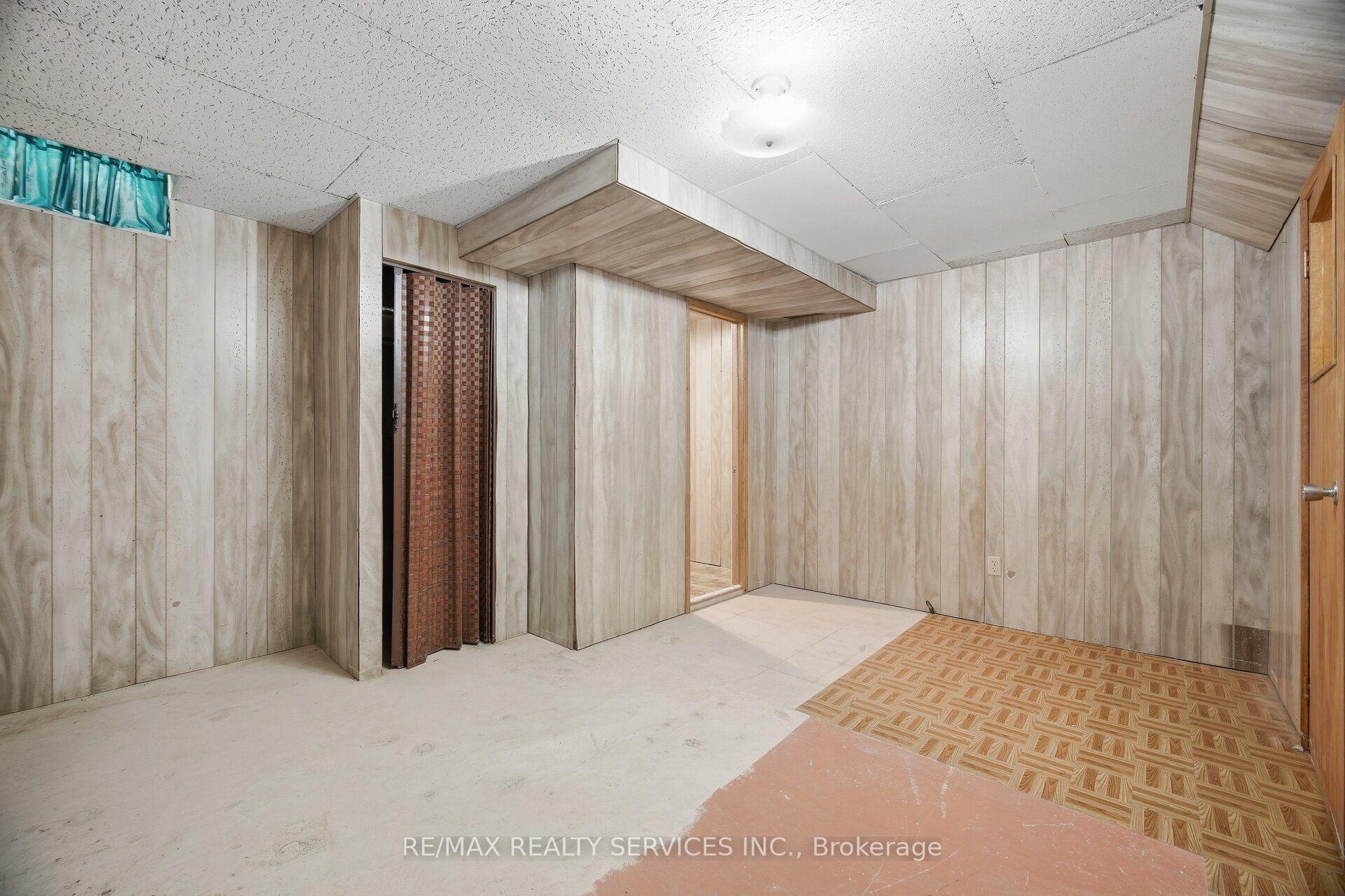 Photo 49 of 28 Corkett Drive, Brampton, Northwood Park — HOMEH