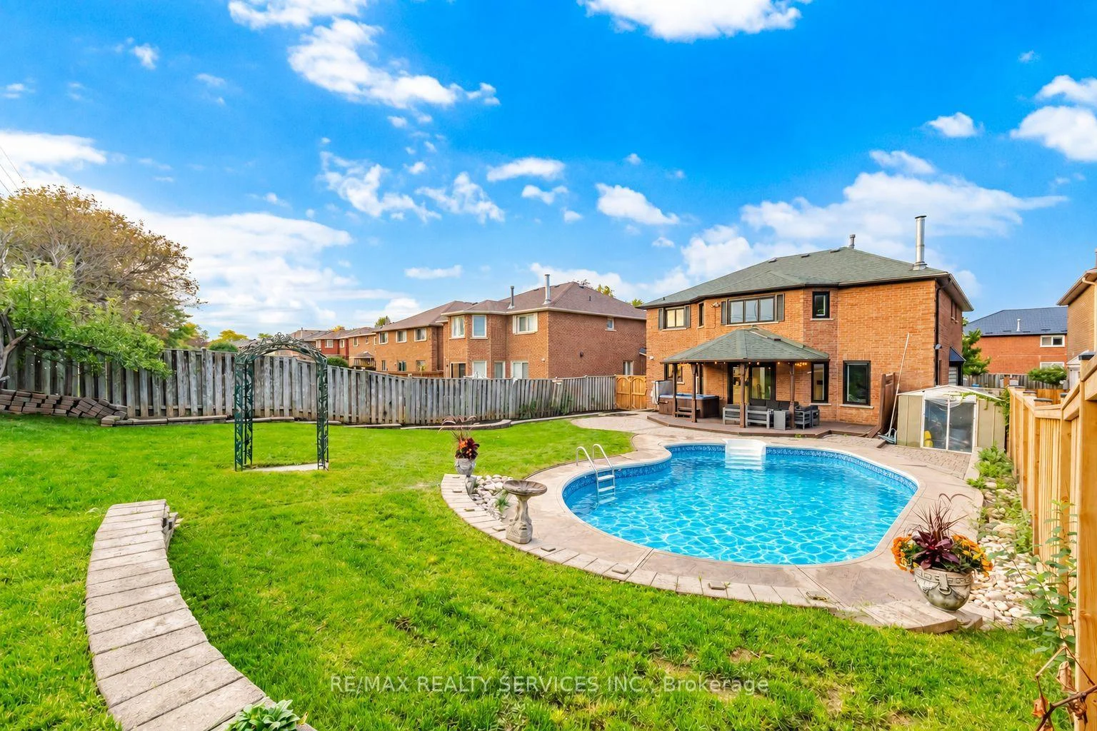 Photo 59 of 28 Corkett Drive, Brampton, Northwood Park — HOMEH