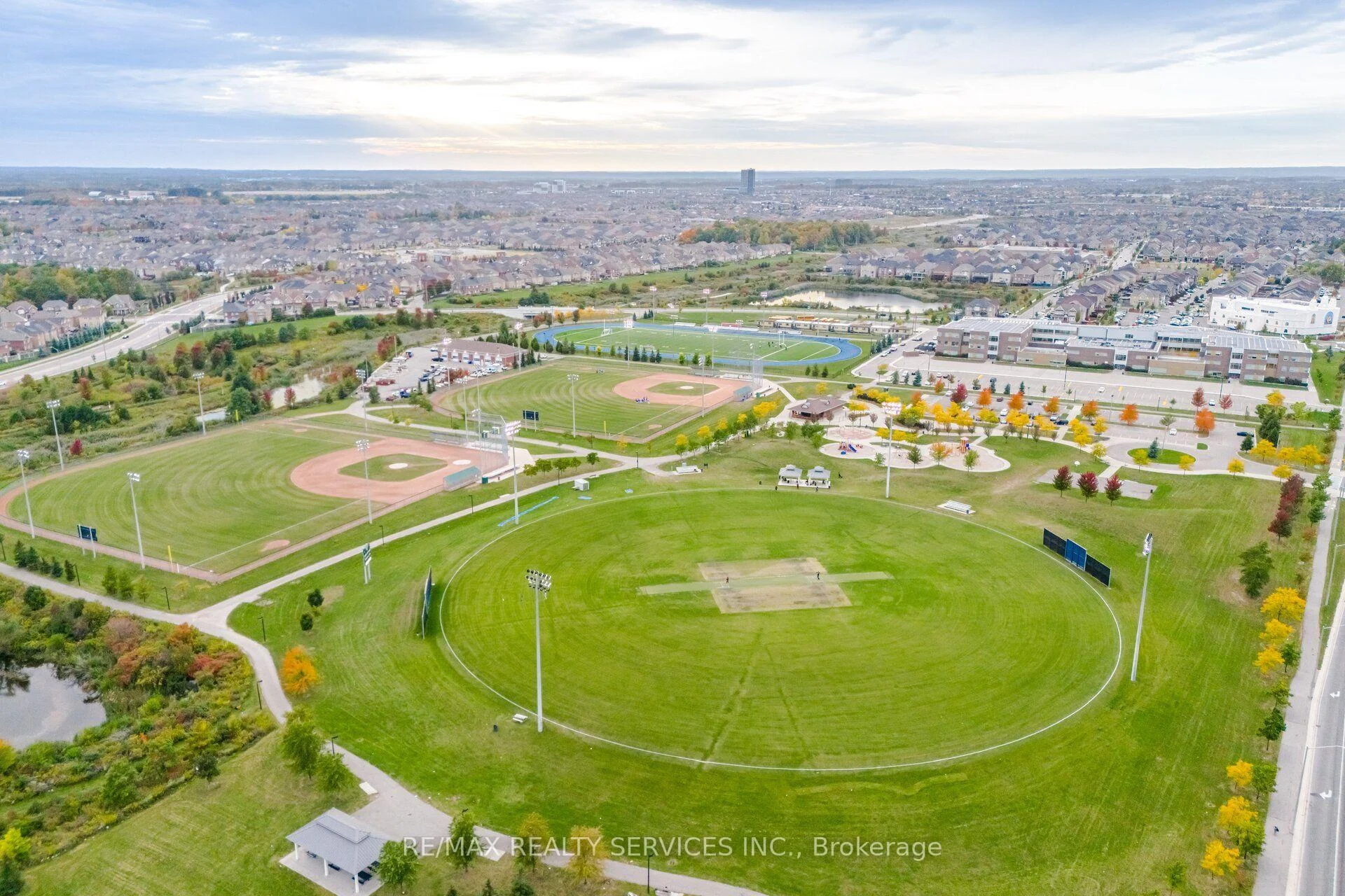Photo 62 of 28 Corkett Drive, Brampton, Northwood Park — HOMEH