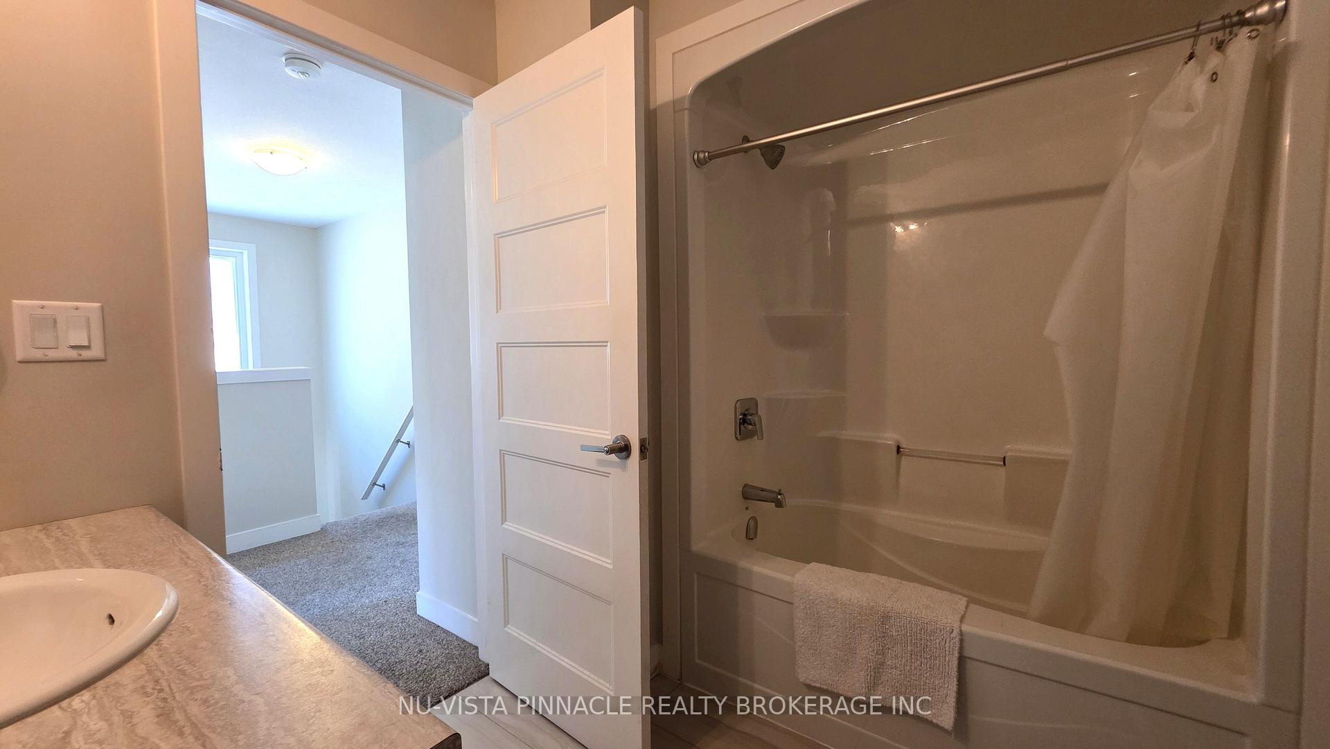 Photo 42 of 923 Georgetown Drive, London, North M — HOMEH