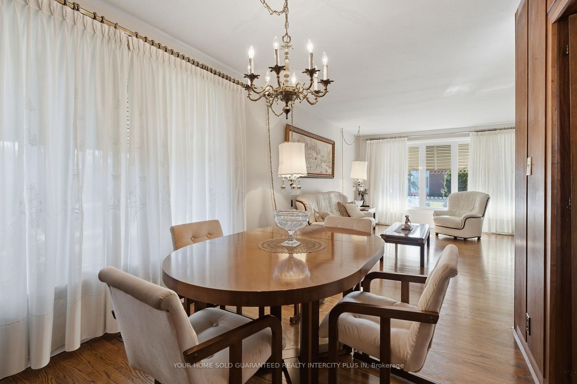Photo 11 of 14 Tyler Place, Etobicoke, Kingsview Village-The Westway — HOMEH