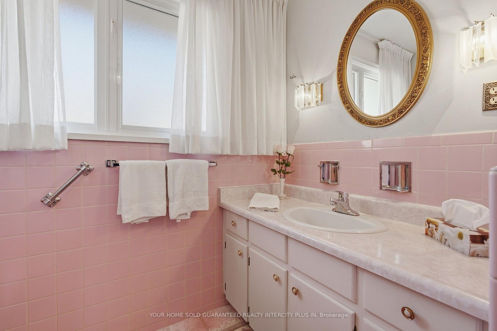 Photo 17 of 14 Tyler Place, Etobicoke, Kingsview Village-The Westway — HOMEH
