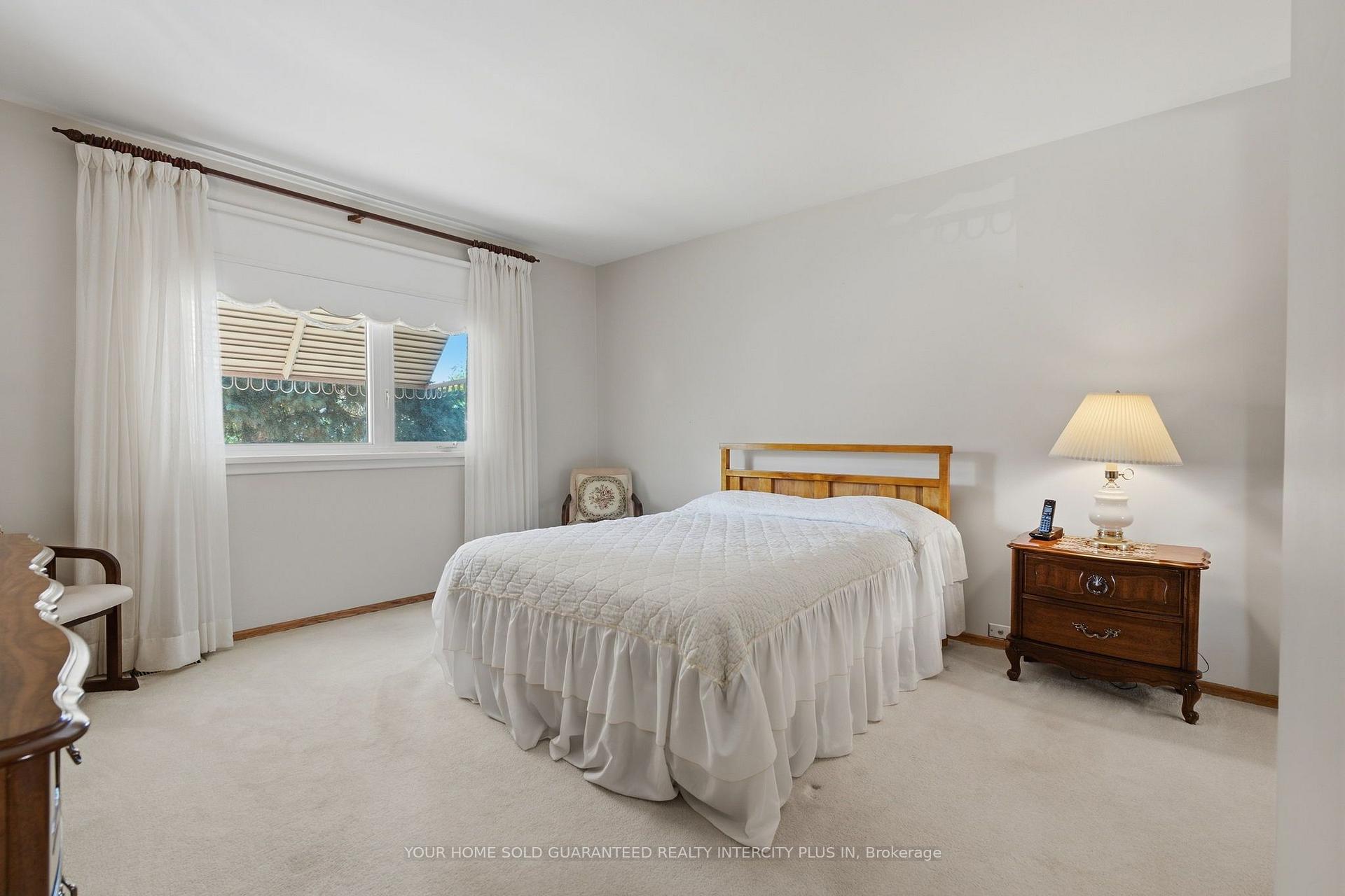Photo 18 of 14 Tyler Place, Etobicoke, Kingsview Village-The Westway — HOMEH