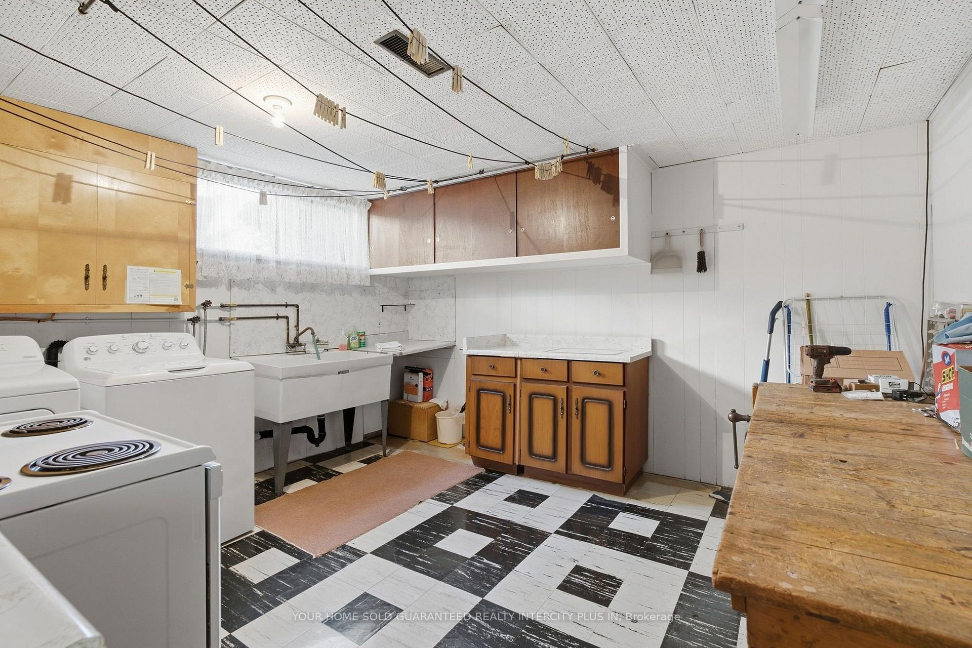 Photo 35 of 14 Tyler Place, Etobicoke, Kingsview Village-The Westway — HOMEH