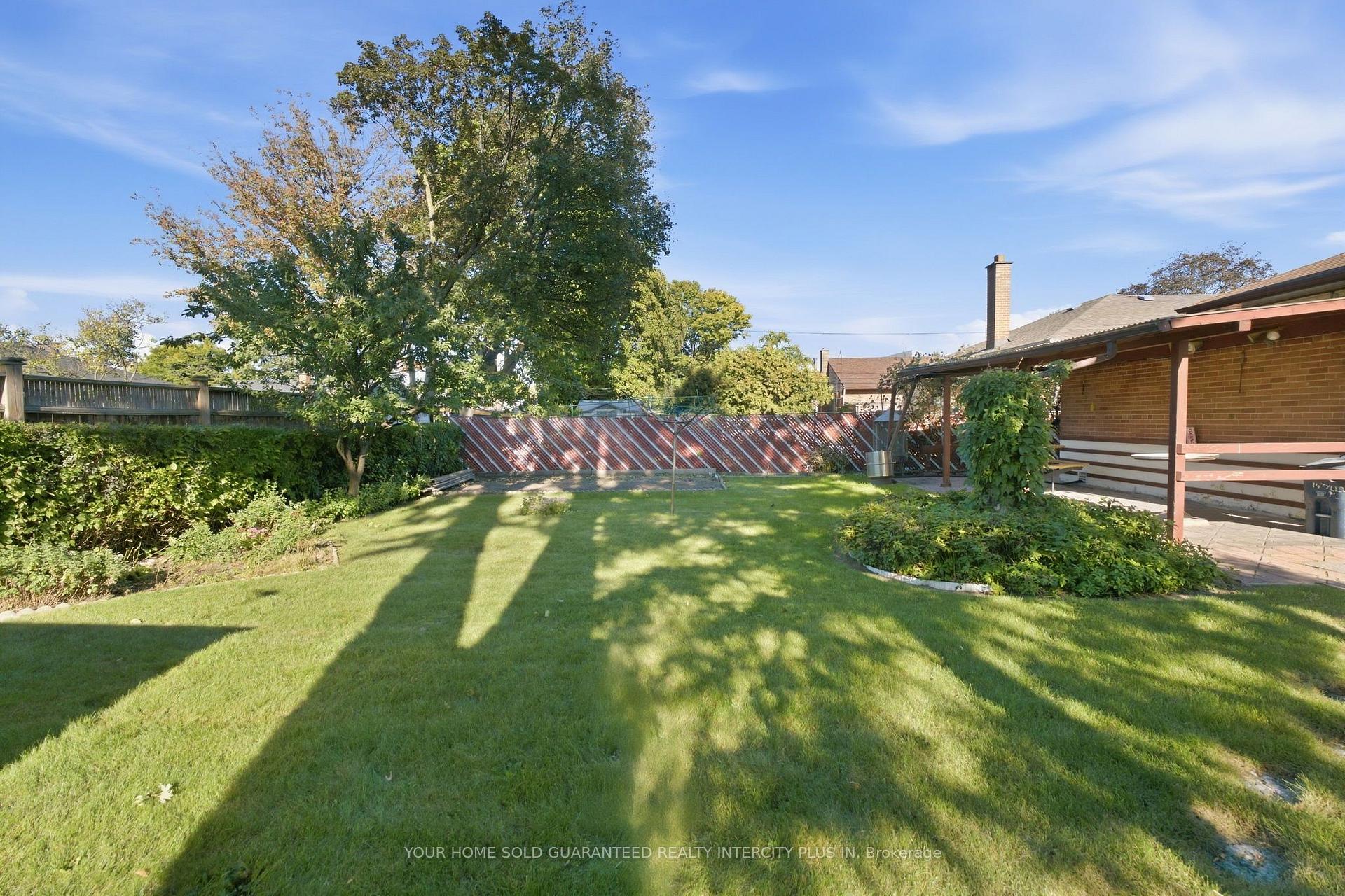 Photo 41 of 14 Tyler Place, Etobicoke, Kingsview Village-The Westway — HOMEH