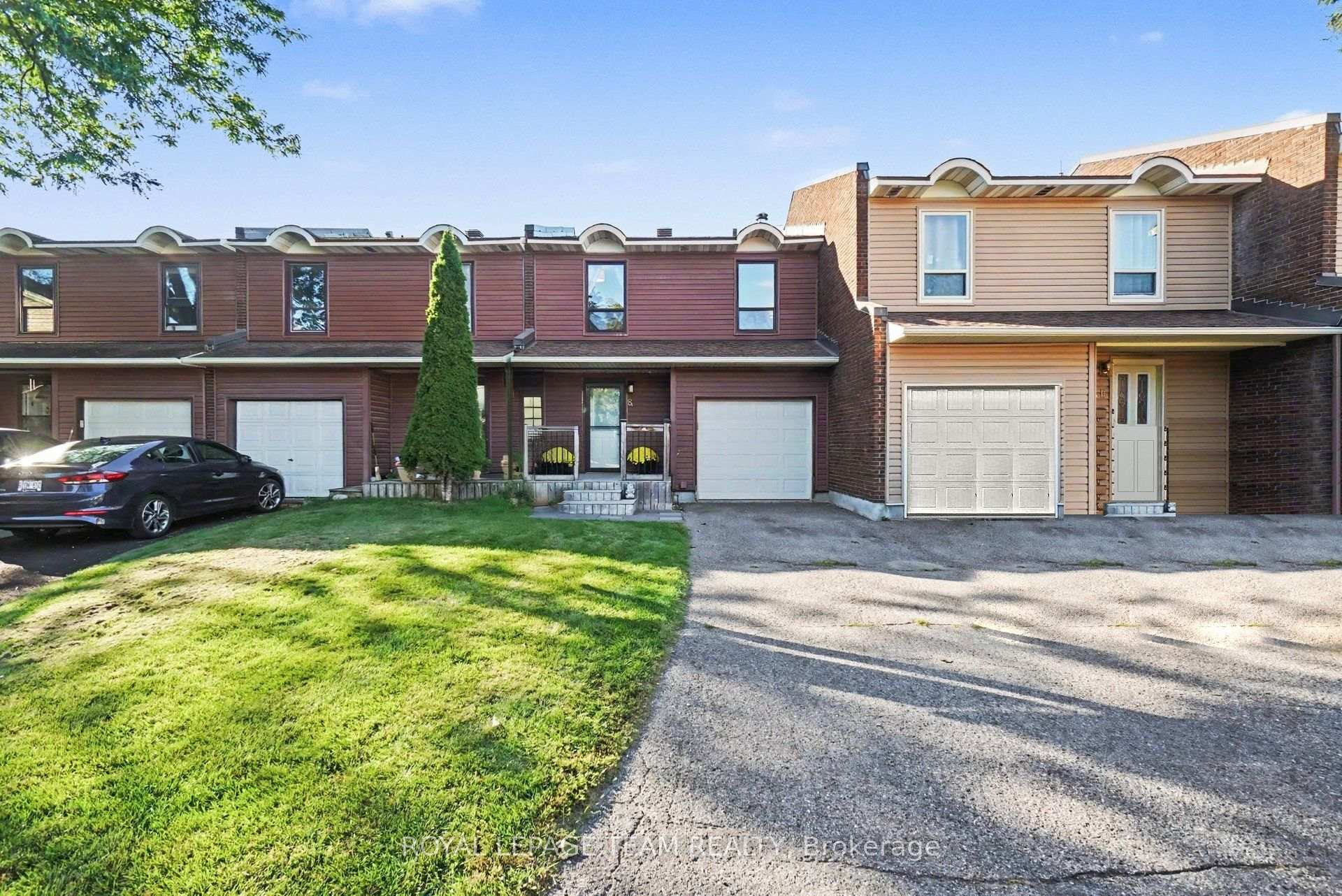 Photo 2 of Unit C, 8 Arnold Drive, Ottawa, Arbeatha Park — HOMEH