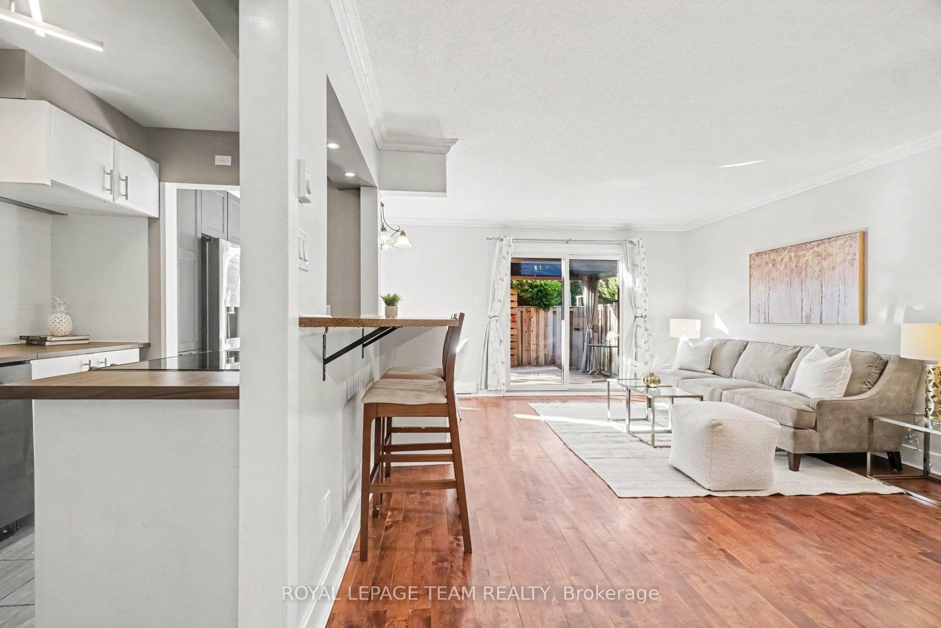 Photo 10 of Unit C, 8 Arnold Drive, Ottawa, Arbeatha Park — HOMEH