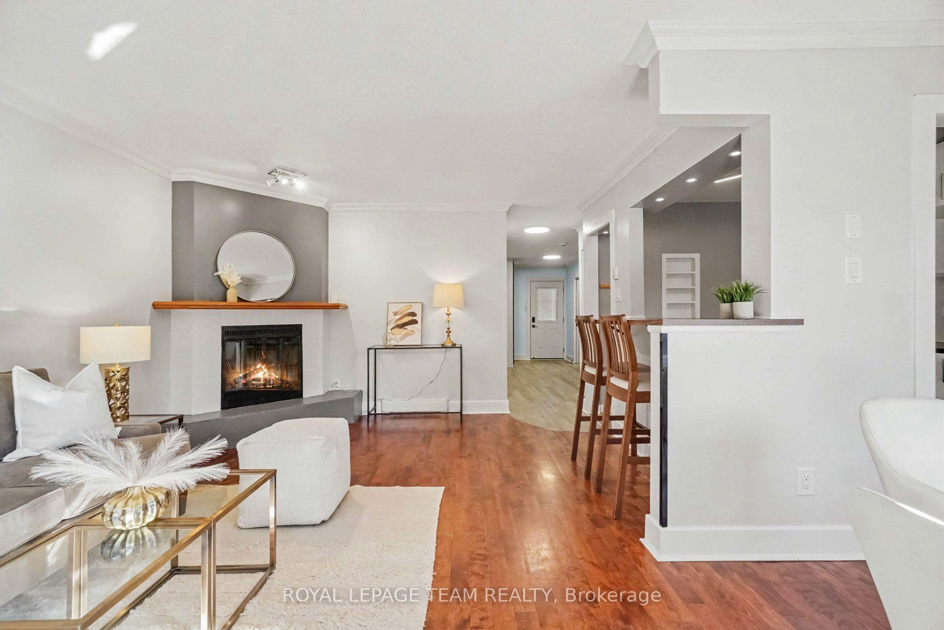 Photo 11 of Unit C, 8 Arnold Drive, Ottawa, Arbeatha Park — HOMEH