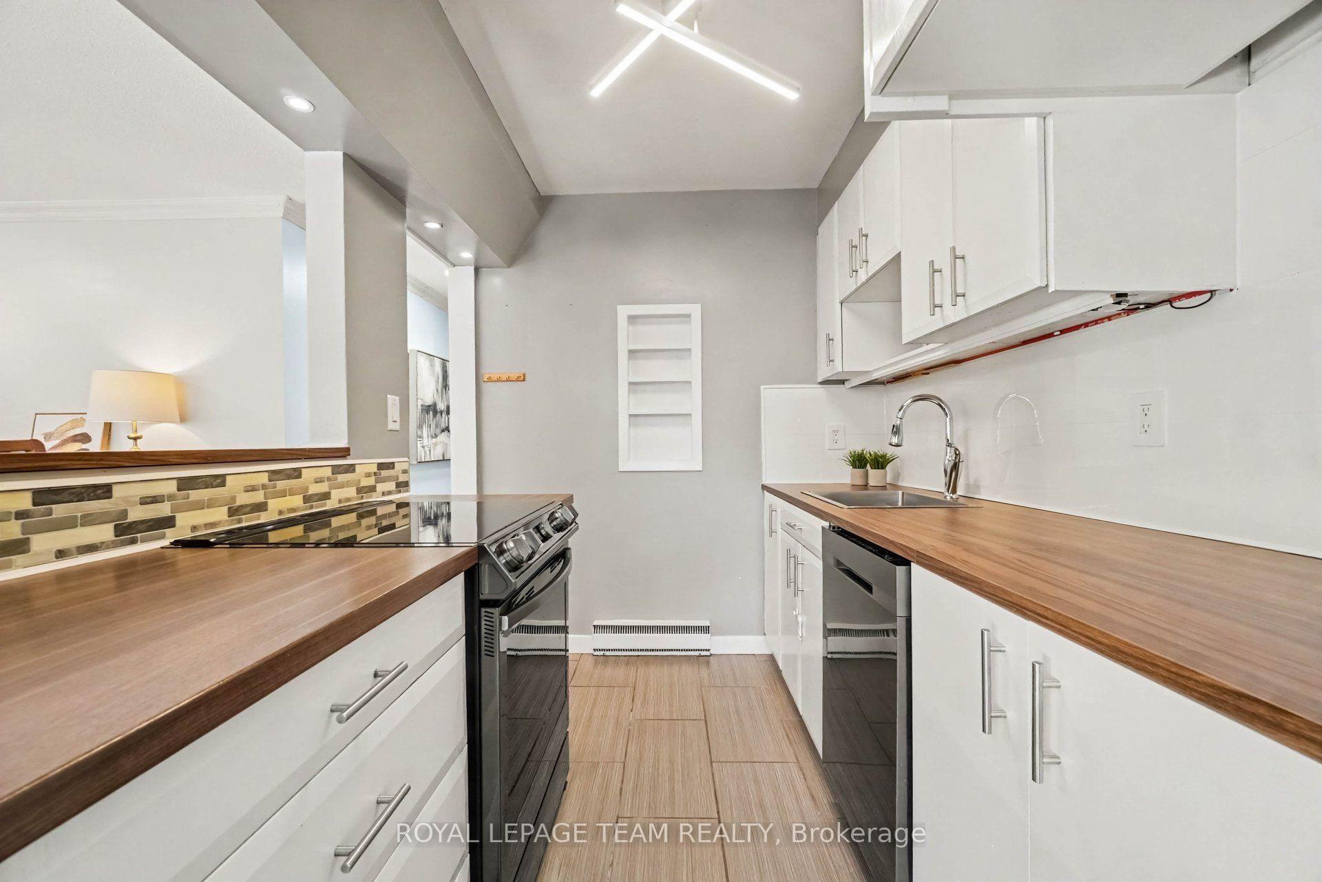 Photo 14 of Unit C, 8 Arnold Drive, Ottawa, Arbeatha Park — HOMEH