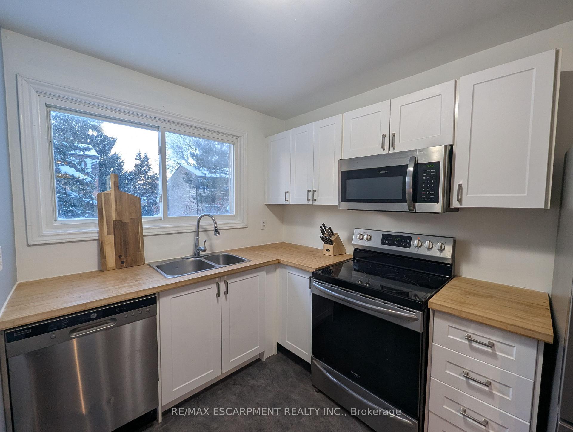 Photo of Unit 32, 1440 Garth Street