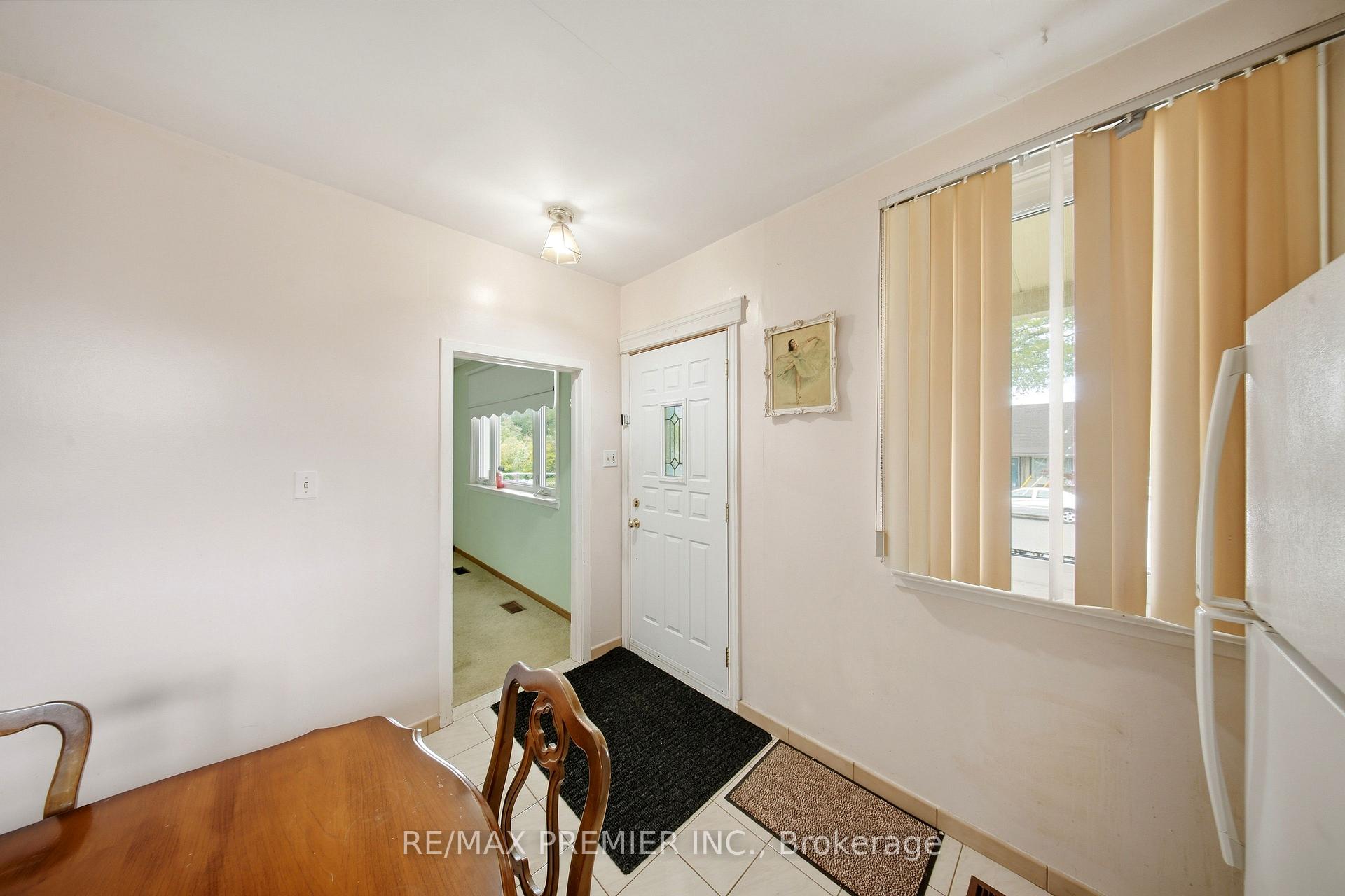 Photo 5 of 1 Mayo Drive, North York, Rustic — HOMEH