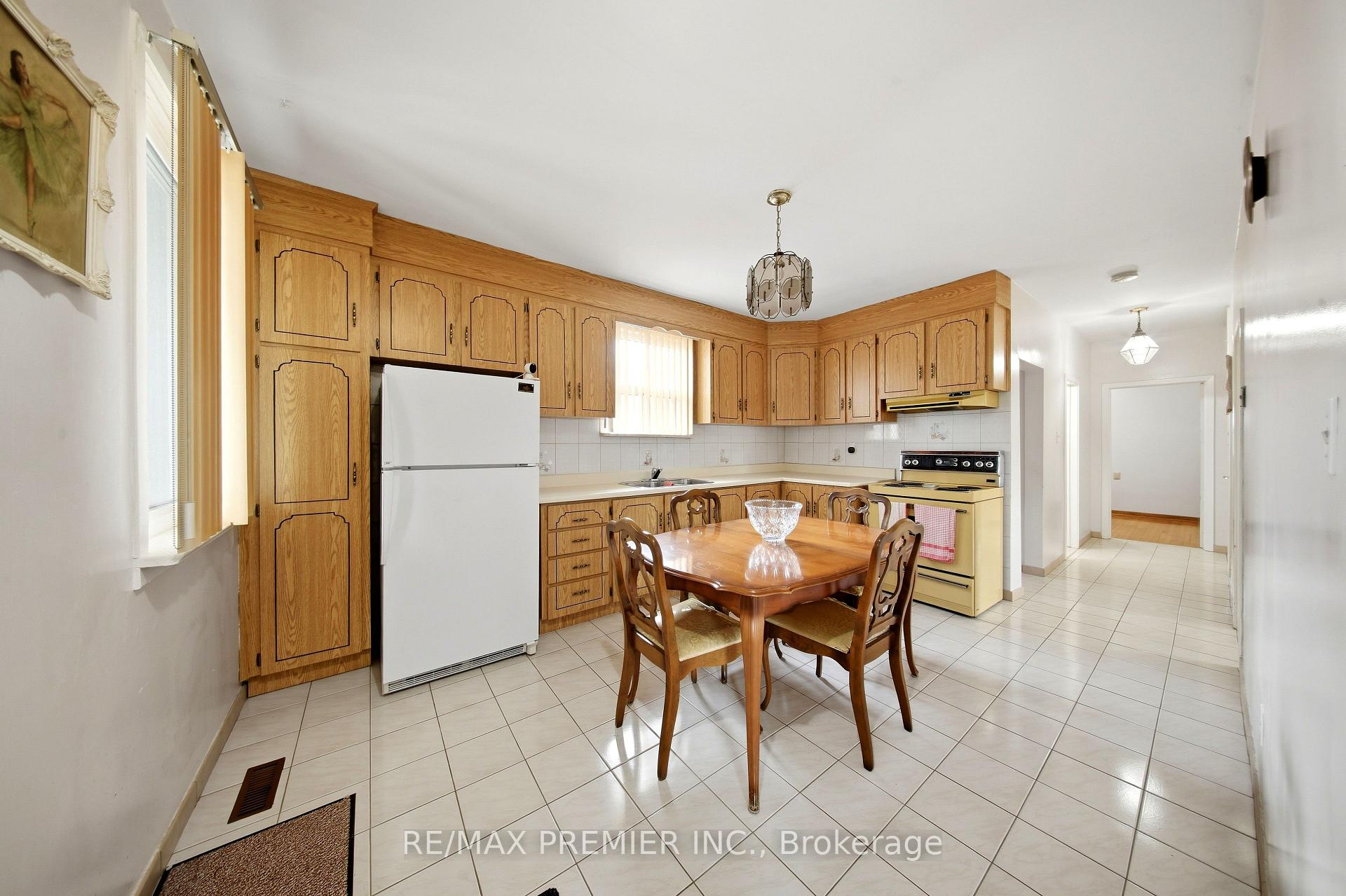 Photo 6 of 1 Mayo Drive, North York, Rustic — HOMEH