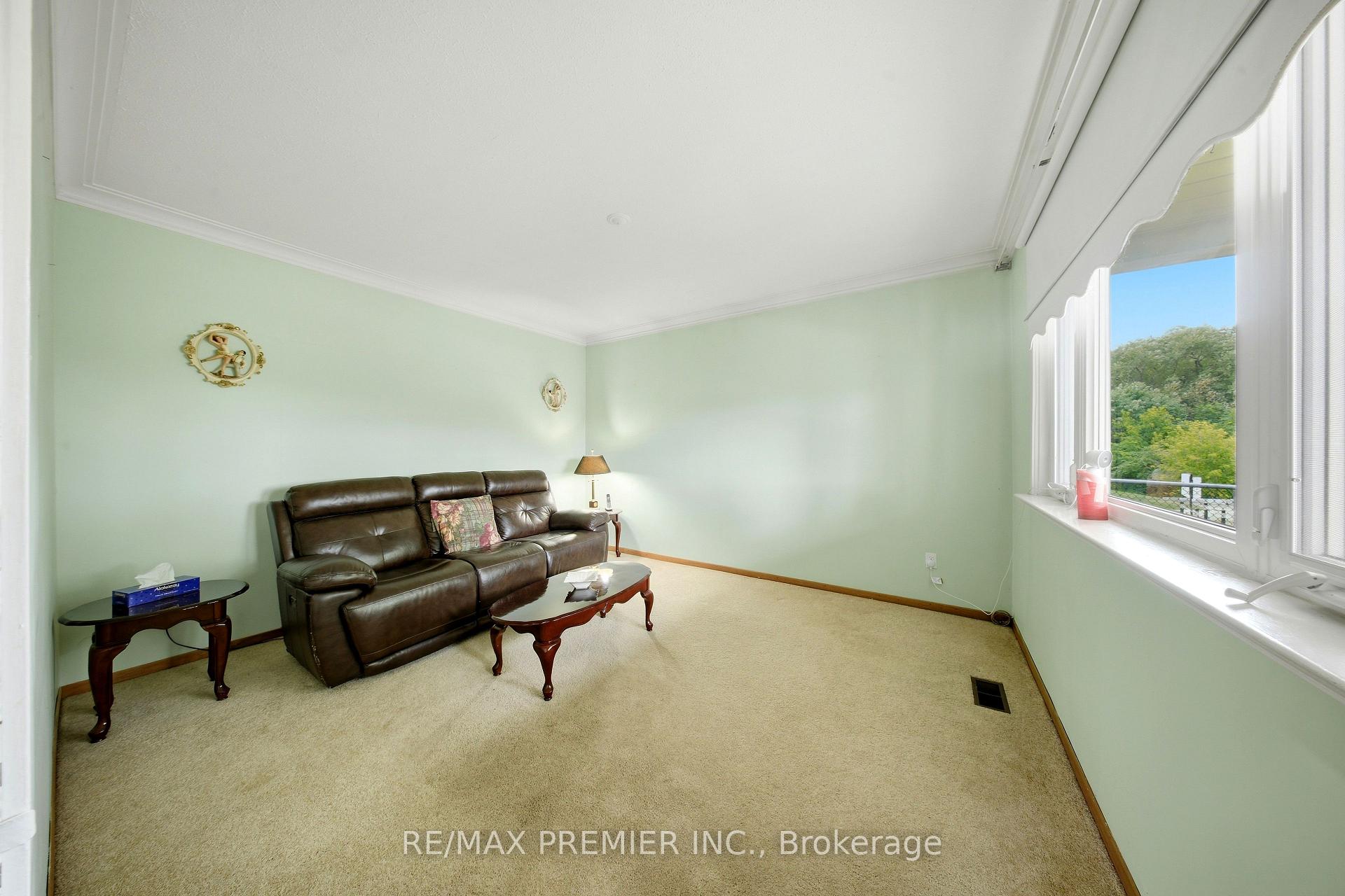 Photo 7 of 1 Mayo Drive, North York, Rustic — HOMEH