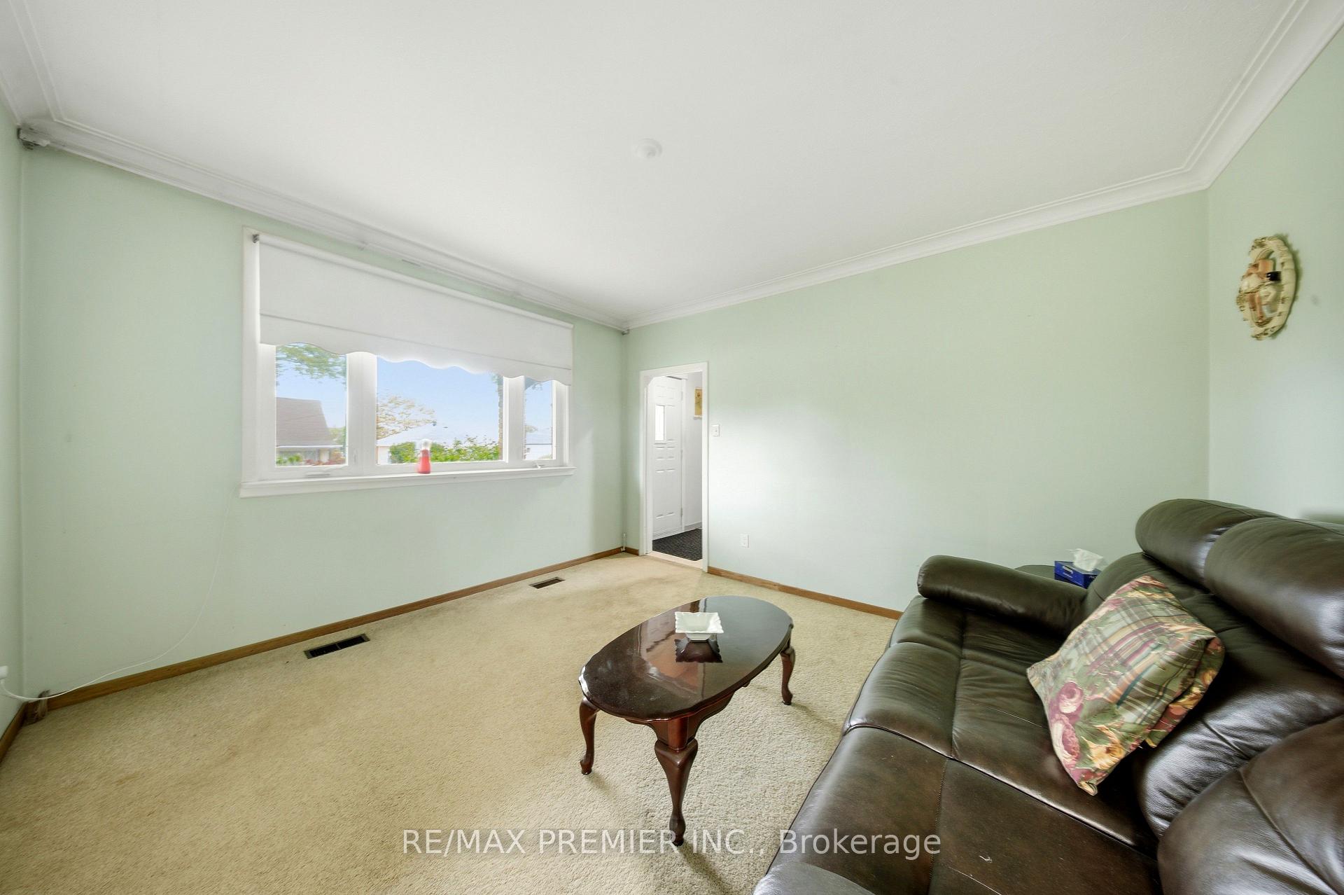 Photo 8 of 1 Mayo Drive, North York, Rustic — HOMEH