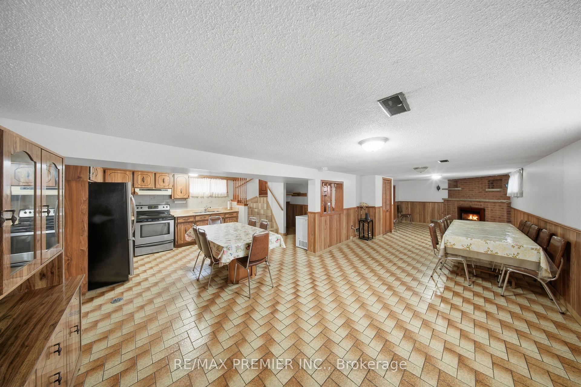 Photo 16 of 1 Mayo Drive, North York, Rustic — HOMEH