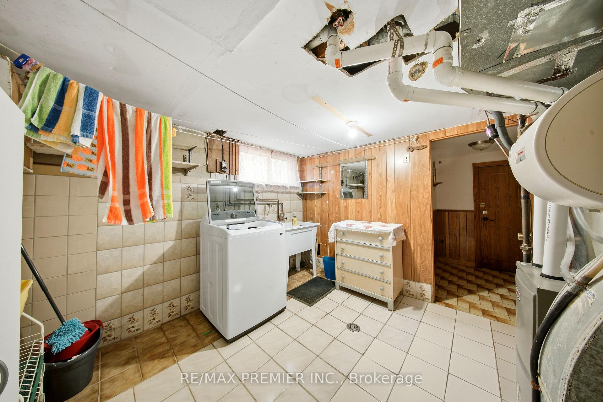 Photo 21 of 1 Mayo Drive, North York, Rustic — HOMEH