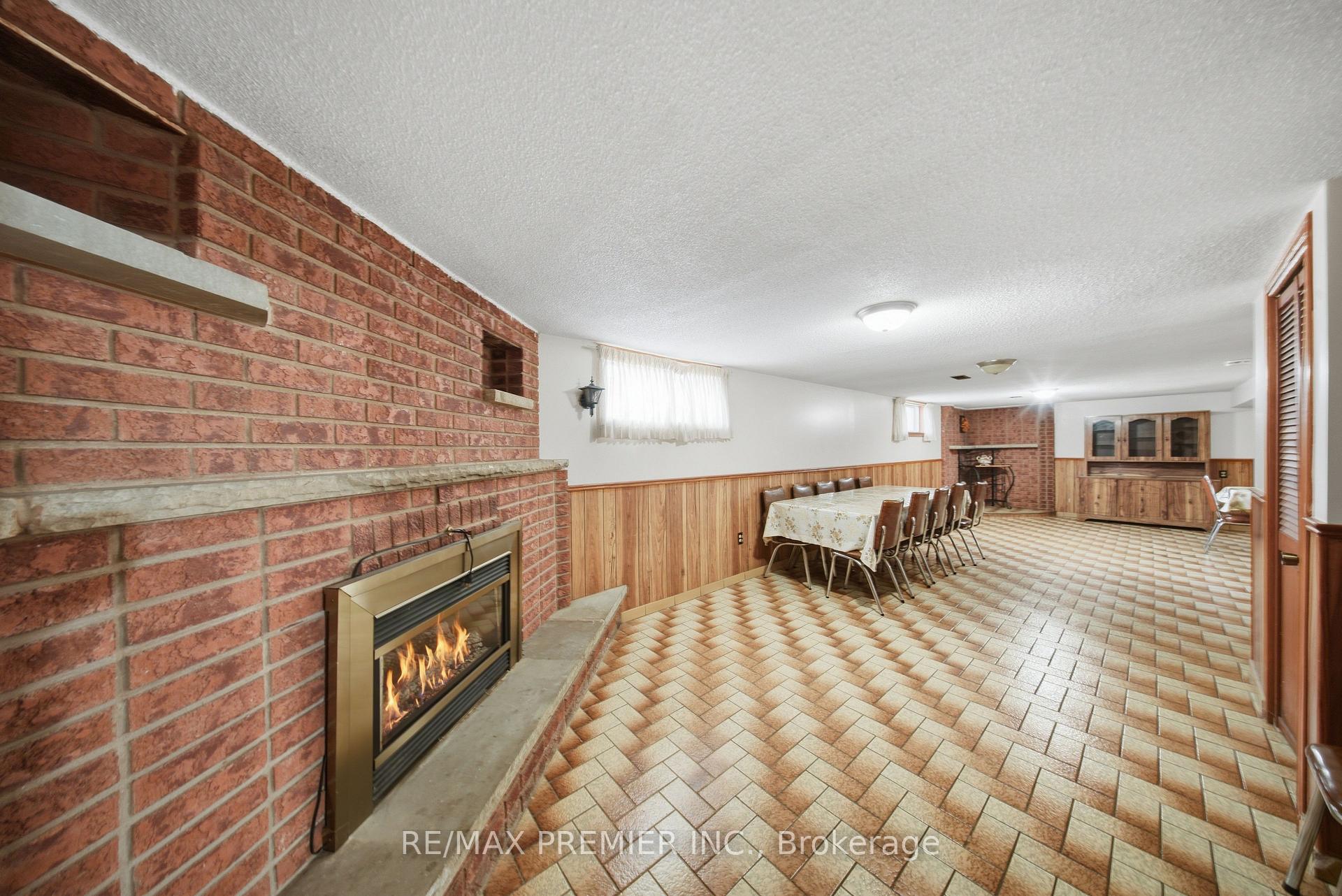 Photo 23 of 1 Mayo Drive, North York, Rustic — HOMEH