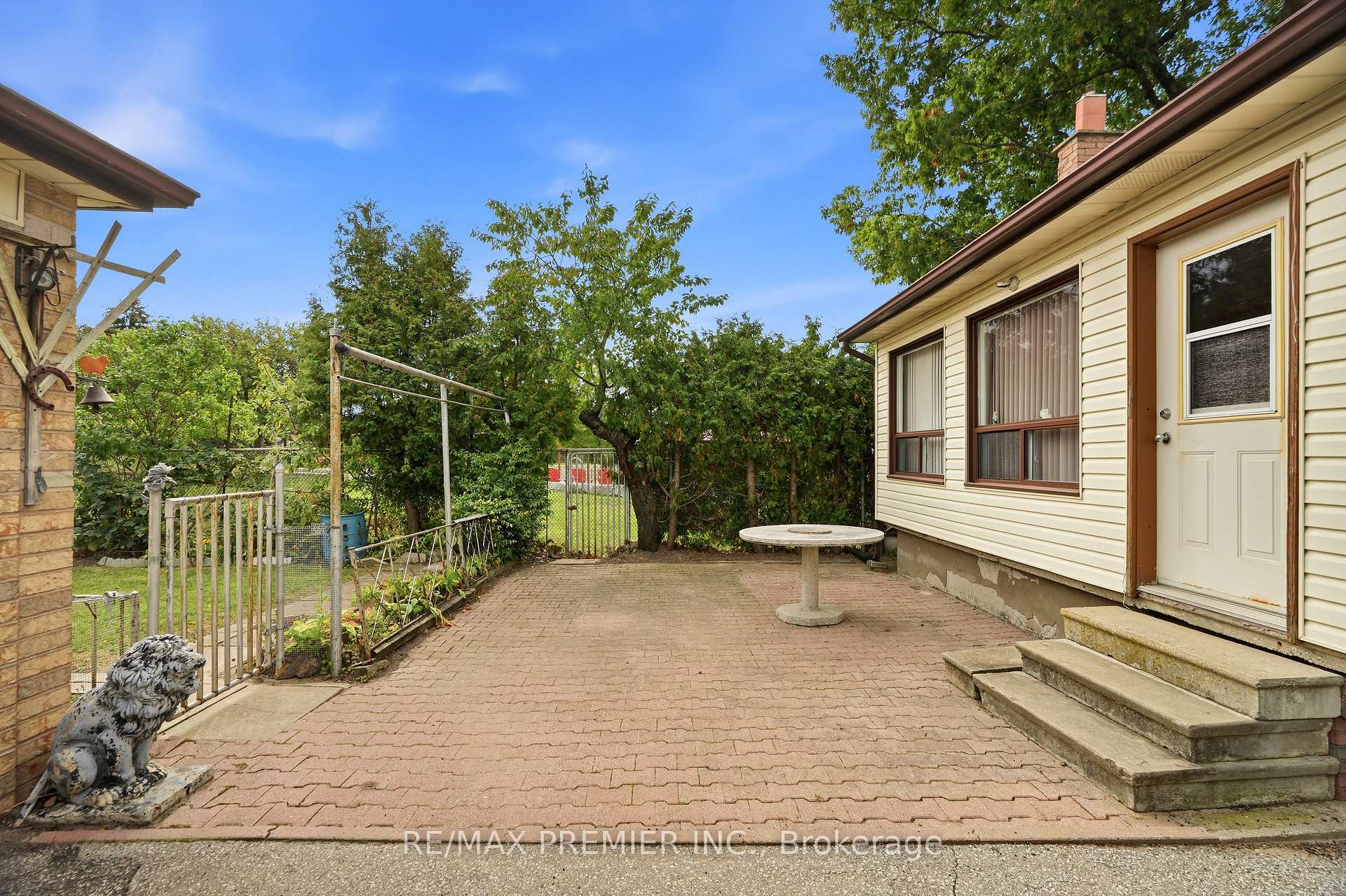 Photo 26 of 1 Mayo Drive, North York, Rustic — HOMEH