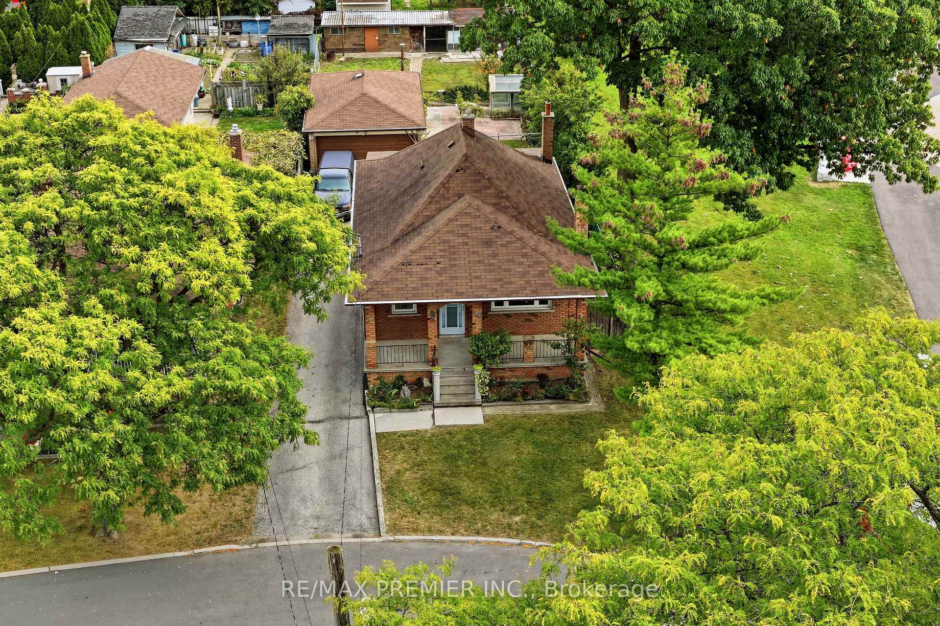 Photo 31 of 1 Mayo Drive, North York, Rustic — HOMEH