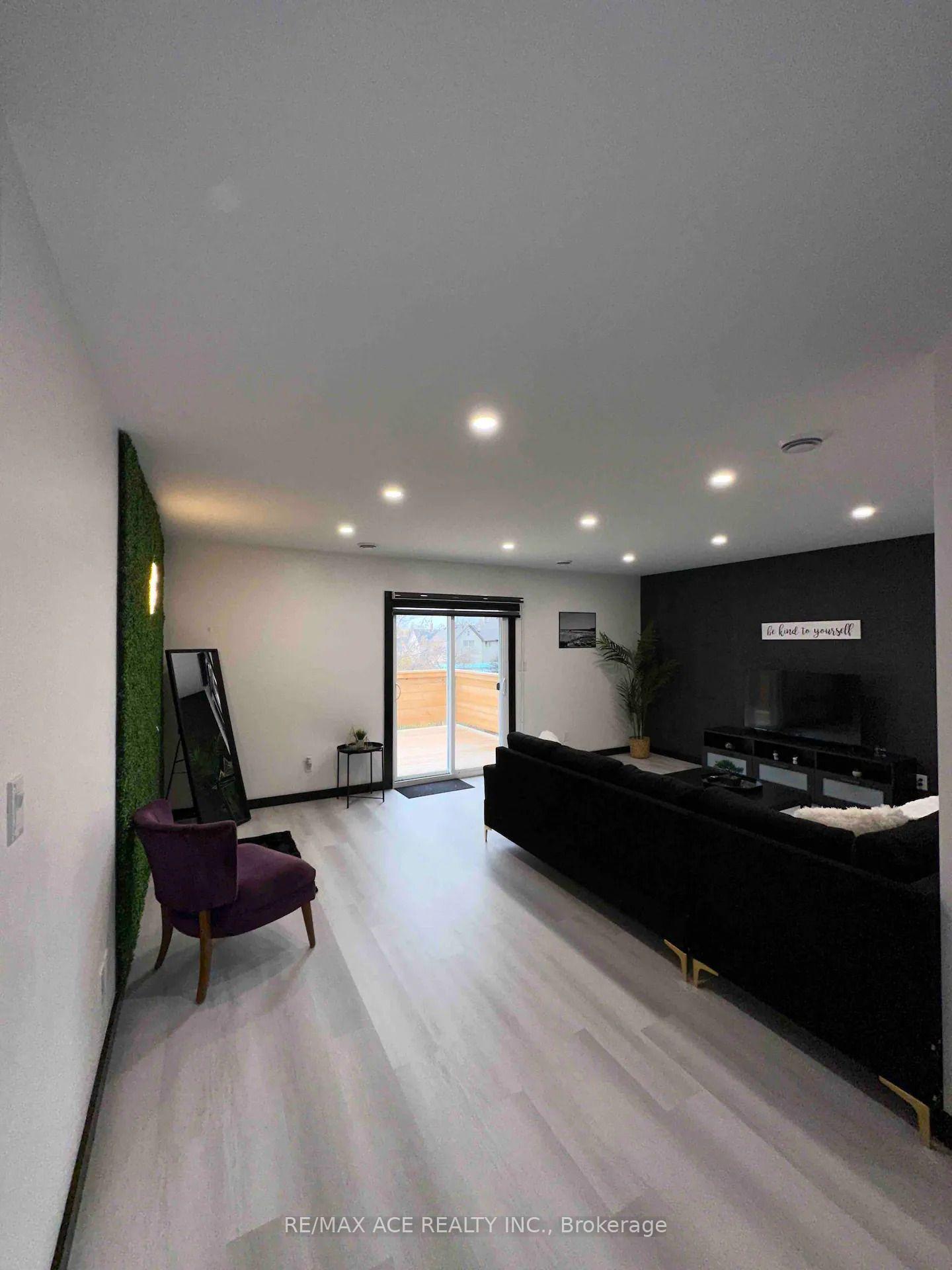 Photo 4 of Unit 2, 4985 Crysler Avenue, Niagara Falls, Downtown — HOMEH