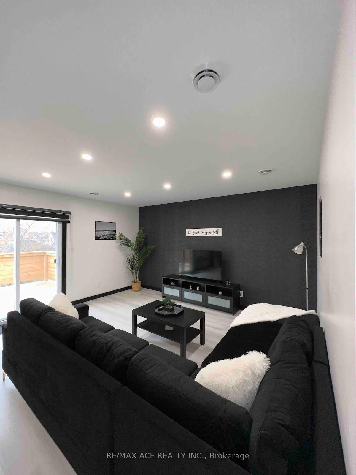 Photo 6 of Unit 2, 4985 Crysler Avenue, Niagara Falls, Downtown — HOMEH